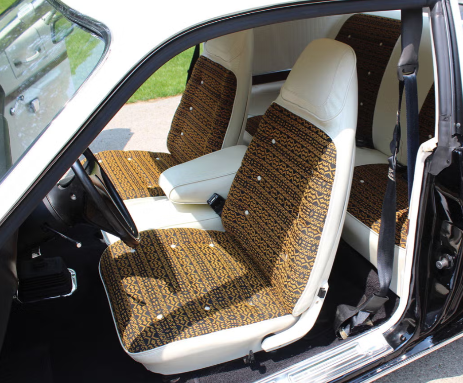 Vestidura de Asientos de Cubo (Tela Azteca Negra/Oro) para Dodge Charger SE 1974