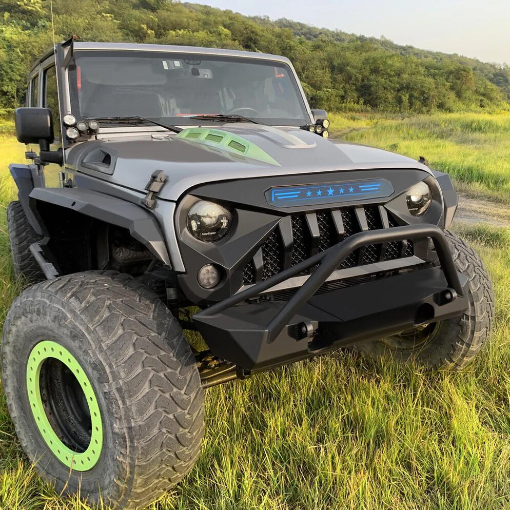 Parrilla American Modified Gladiator en Negro Mate con Luces Estelares Azules - Jeep Wrangler JK (2007-2018)