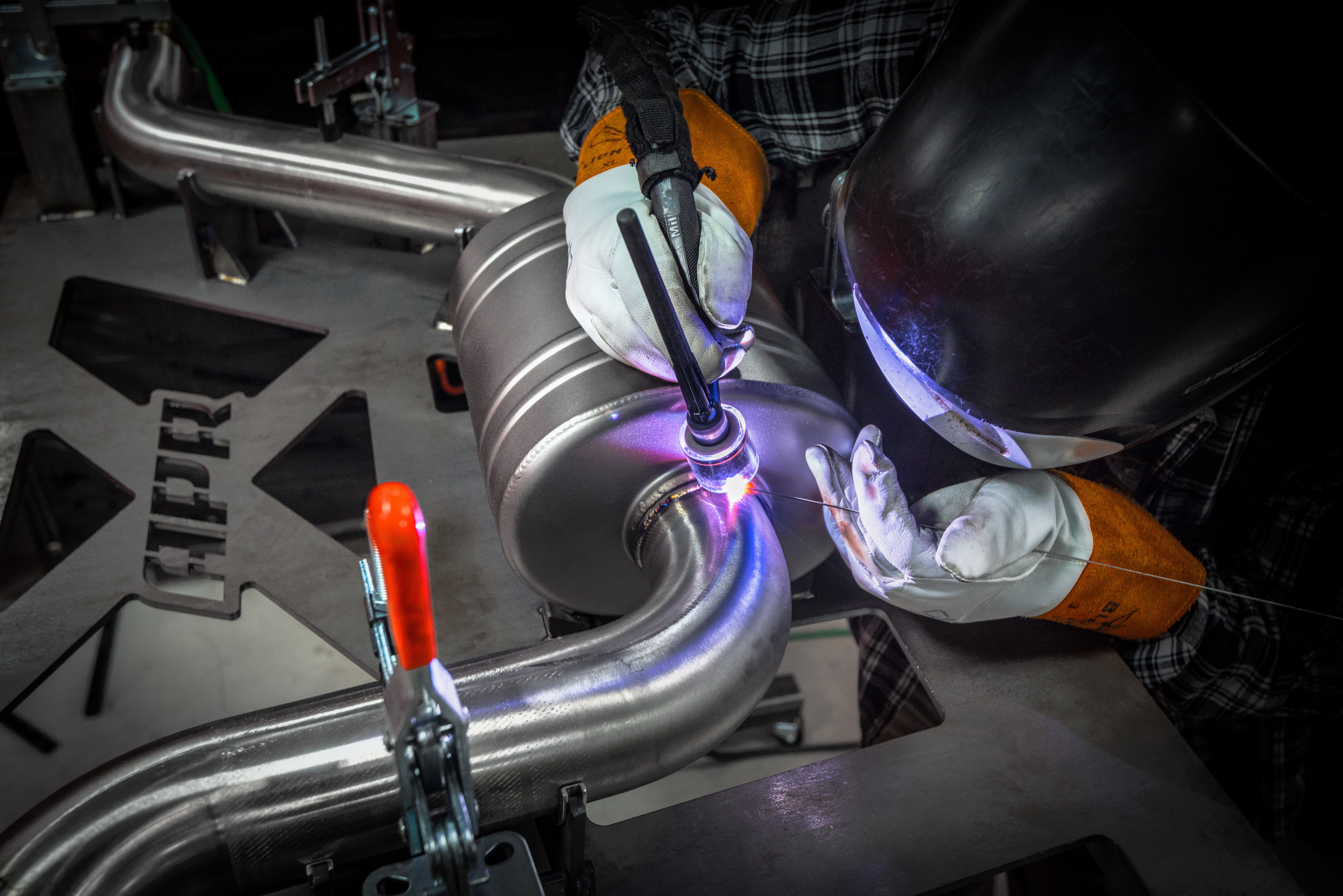 Escape APR de Acero Inoxidable T304 con Puntas Pulidas de 4" - Diseñado para Aumento de HP y Torque