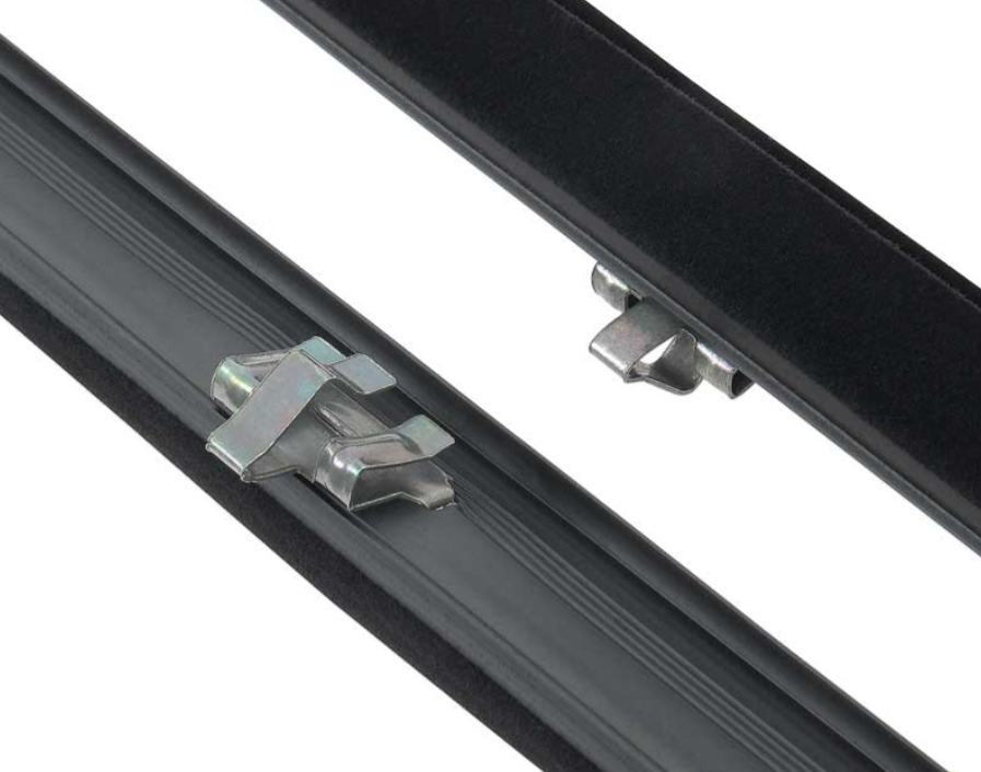 Kit de Hules y Empaques Automotrices (Weatherstrip) para Pickup 1985–1991 Chevrolet / GMC — Con Tiras de Seguro Cromadas — Cabina Regular 2 Puertas