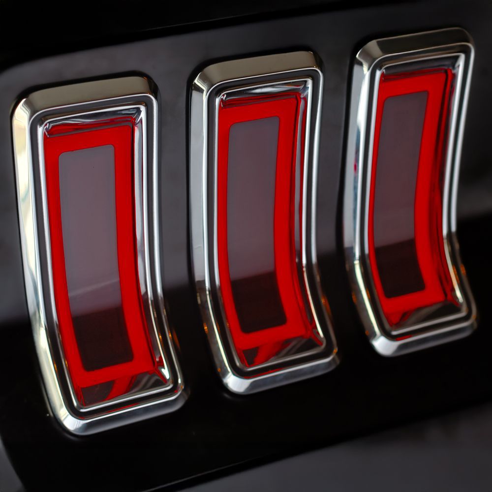 Kit de Calaveras LED Secuenciales con Halo Rojo y Bisel Cromado para Mustang 1967-1968