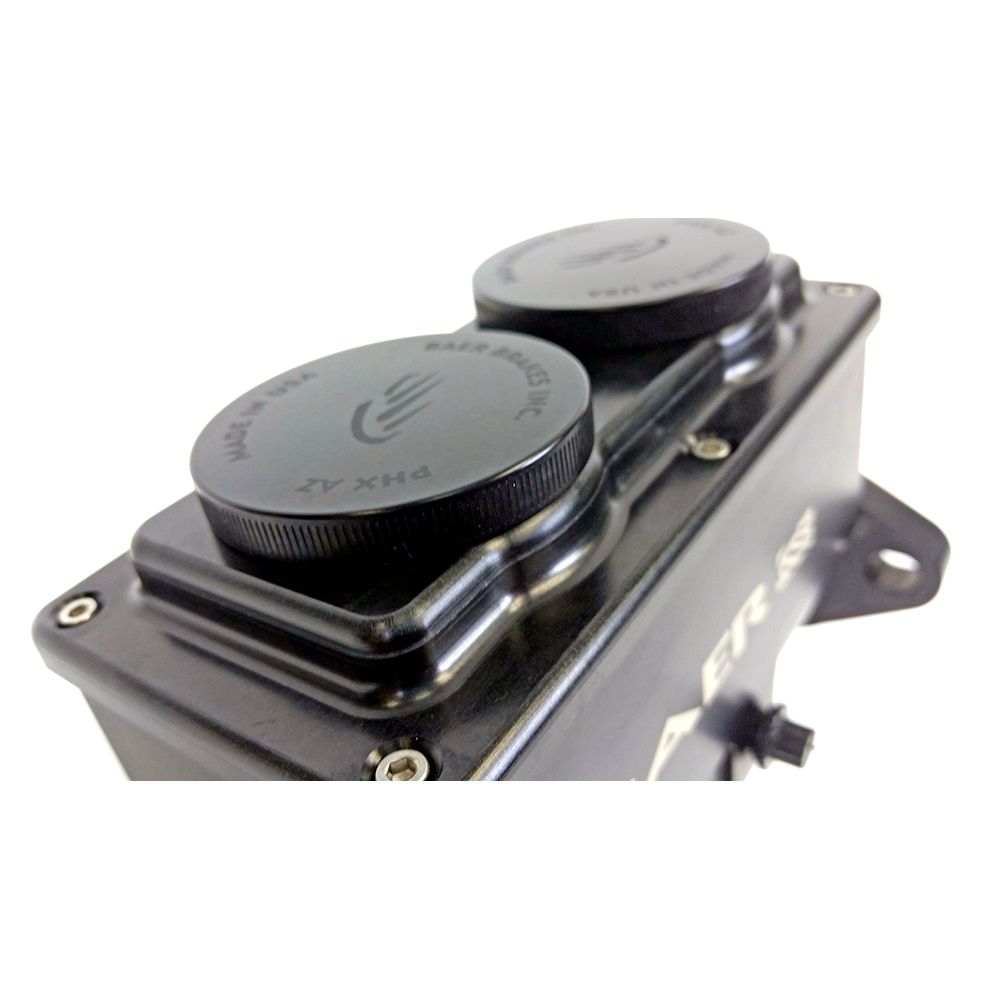 Cilindro Maestro de Frenos 1-1/8” Black Right Port para Chevrolet C/K 60-98