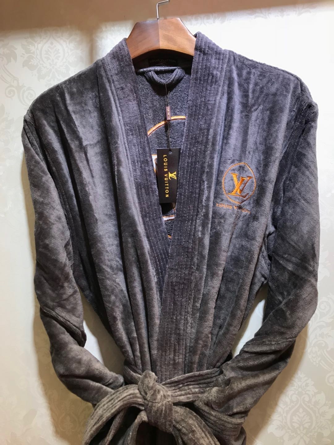 One-Size Unisex cotton blend Bathrobe – Soft & Comfortable