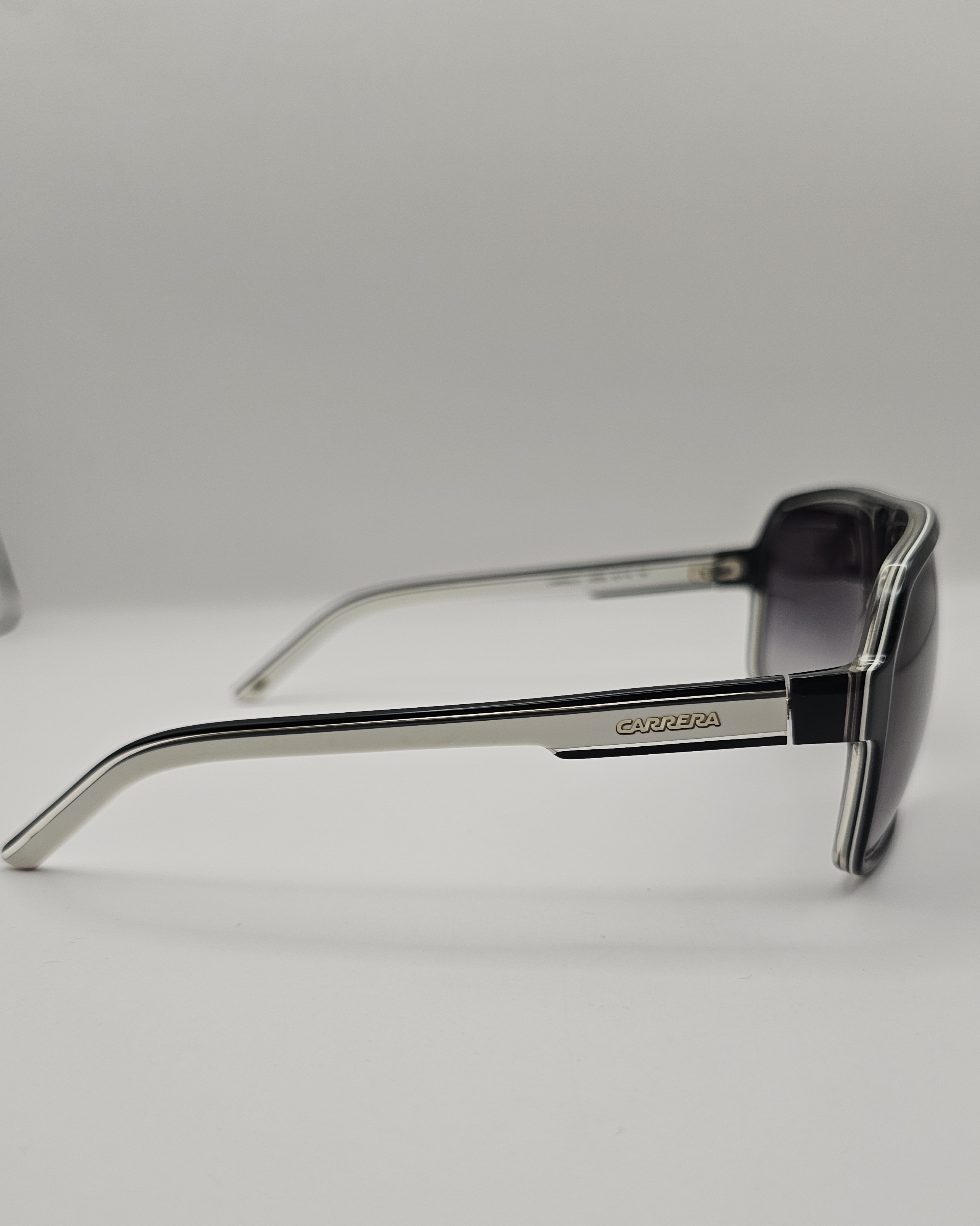 Jus in carrara sunglasses 