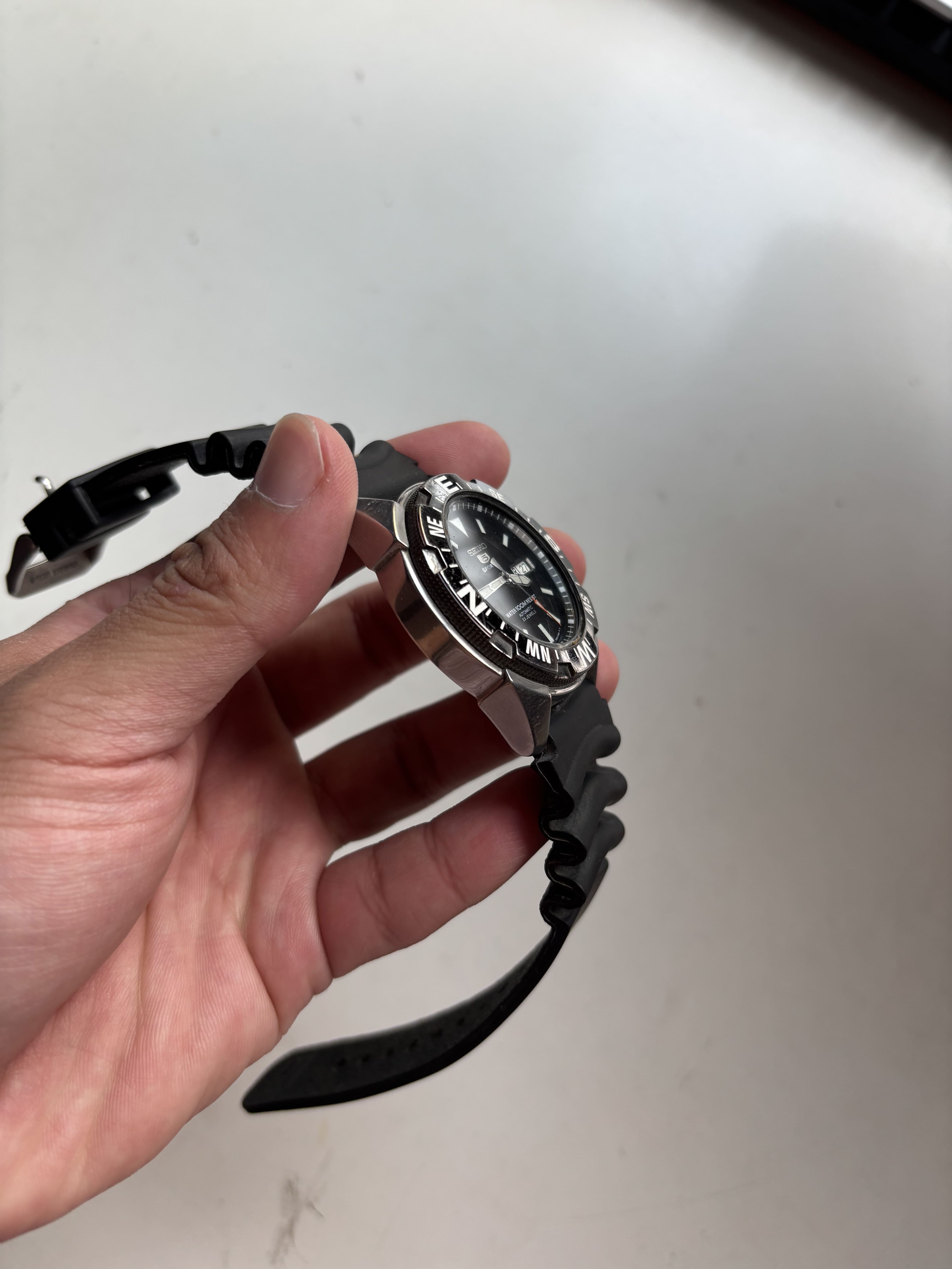 Seiko 5 Sports Diver Compass (SNZE81J2)