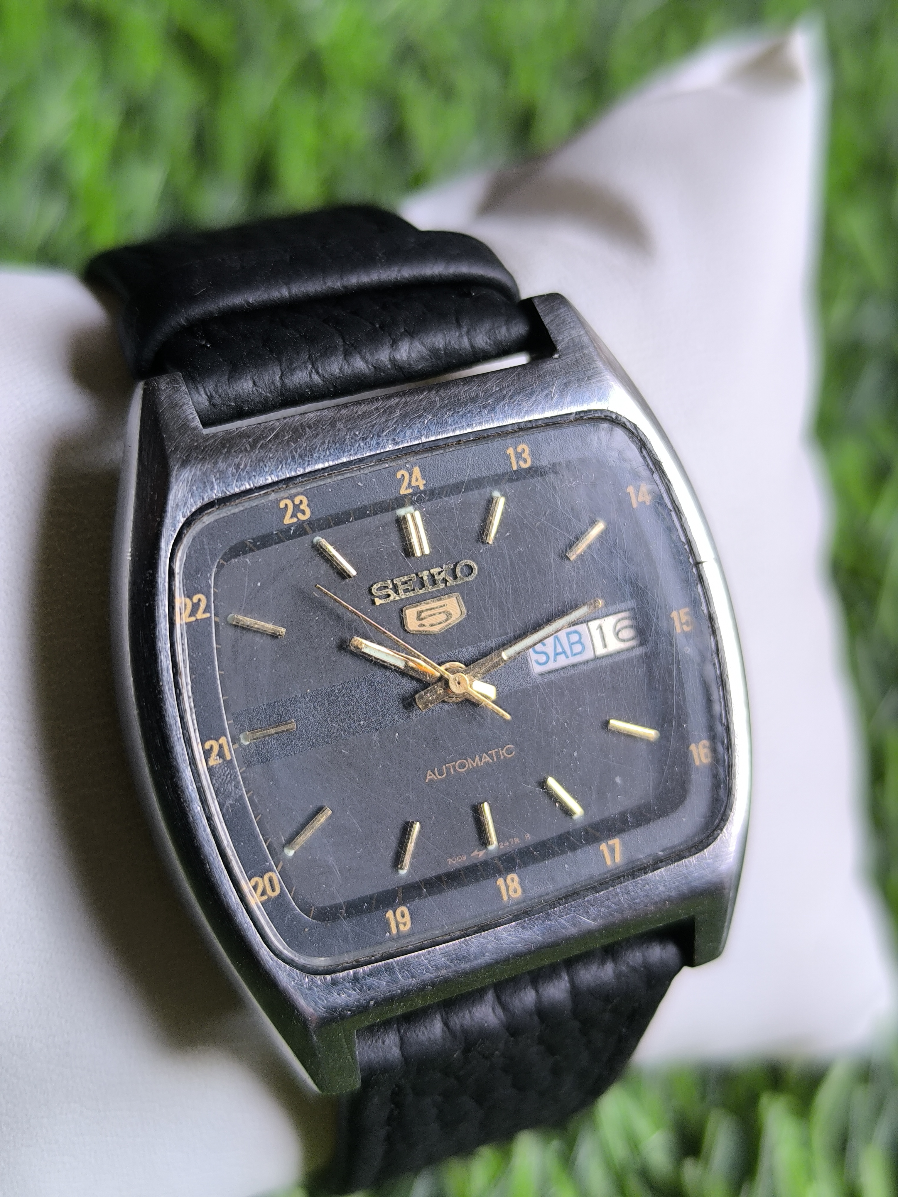 Seiko 5 TV Case Model 1970s Golden Indexes