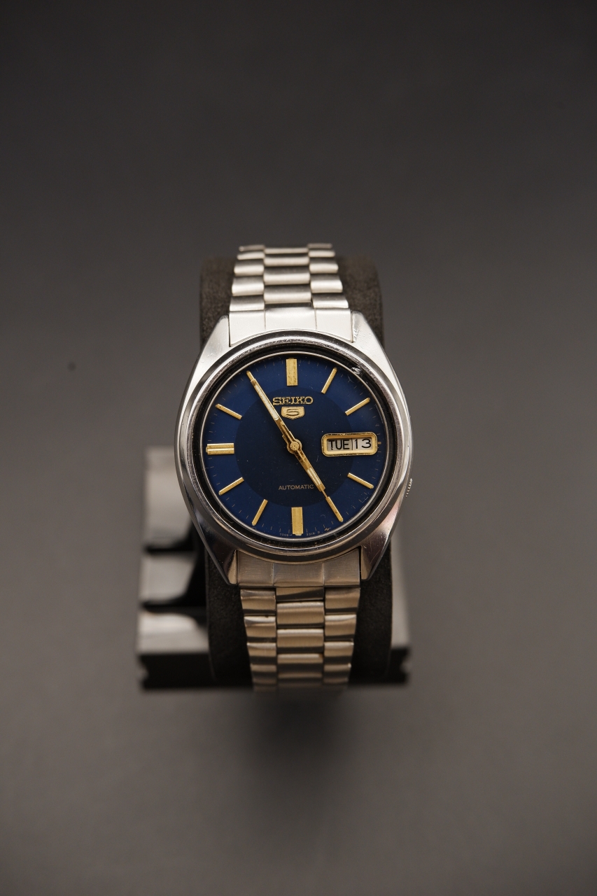 Seiko 5 - Navy Blue Dial (7009-8740, July 1985)