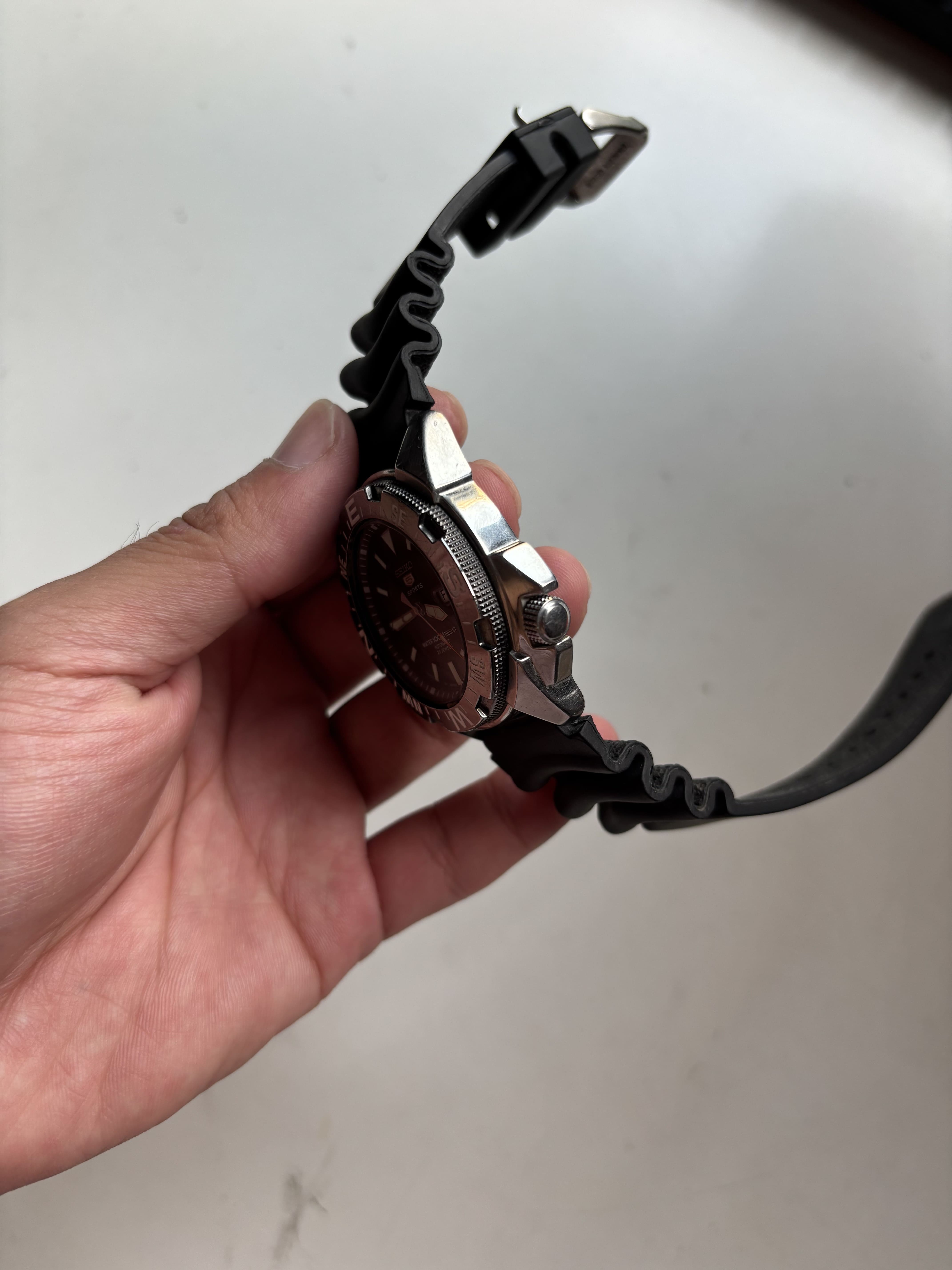 Seiko 5 Sports Diver Compass (SNZE81J2)