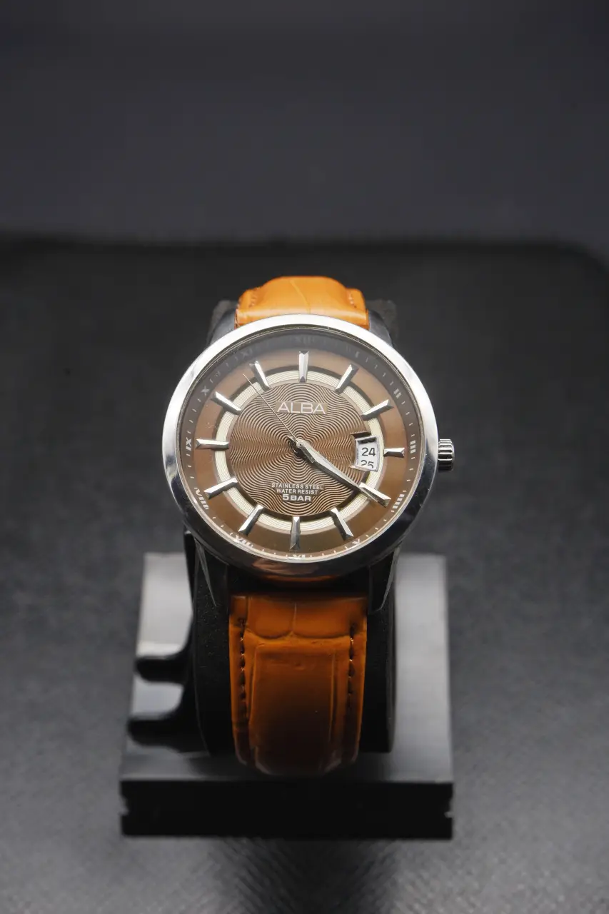 Alba Quartz Dress Watch - Brown Dial (VX42-X279, 2010s)