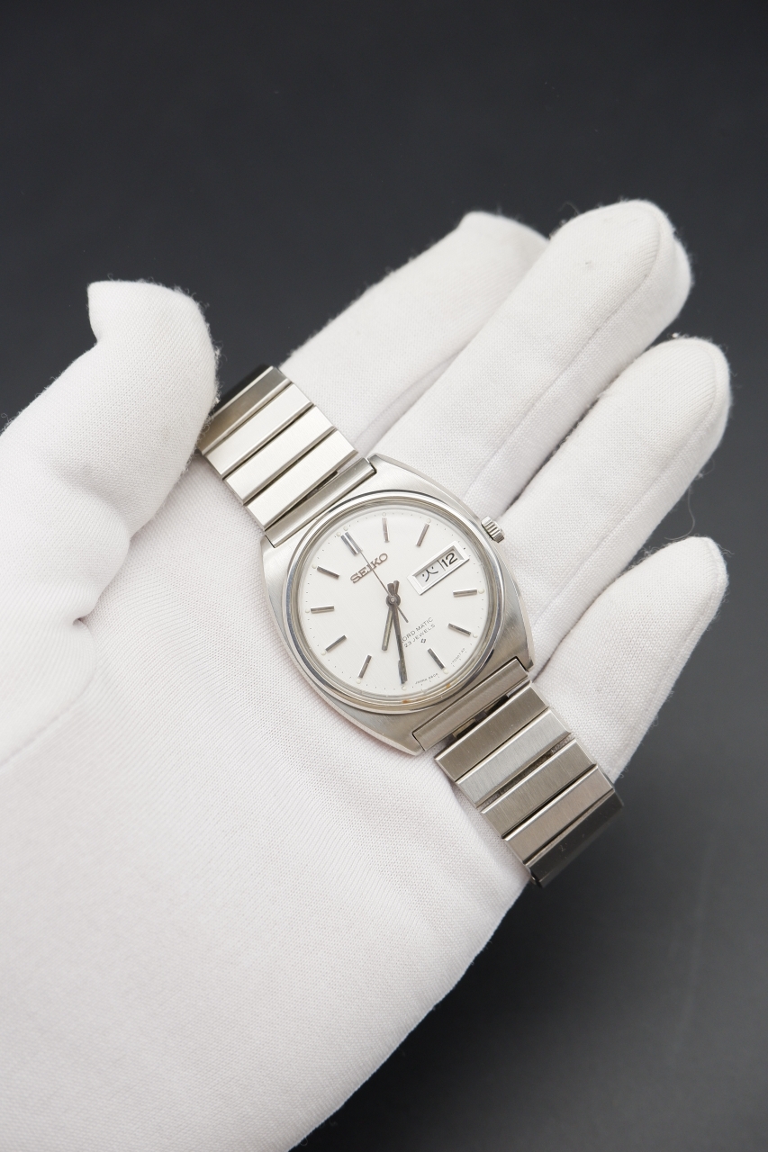 Seiko Lord Matic - White Sunburst Dial (5606-7050, 1970s)