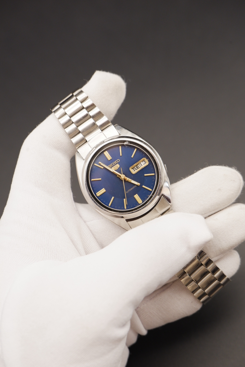 Seiko 5 - Navy Blue Dial (7009-8740, July 1985)