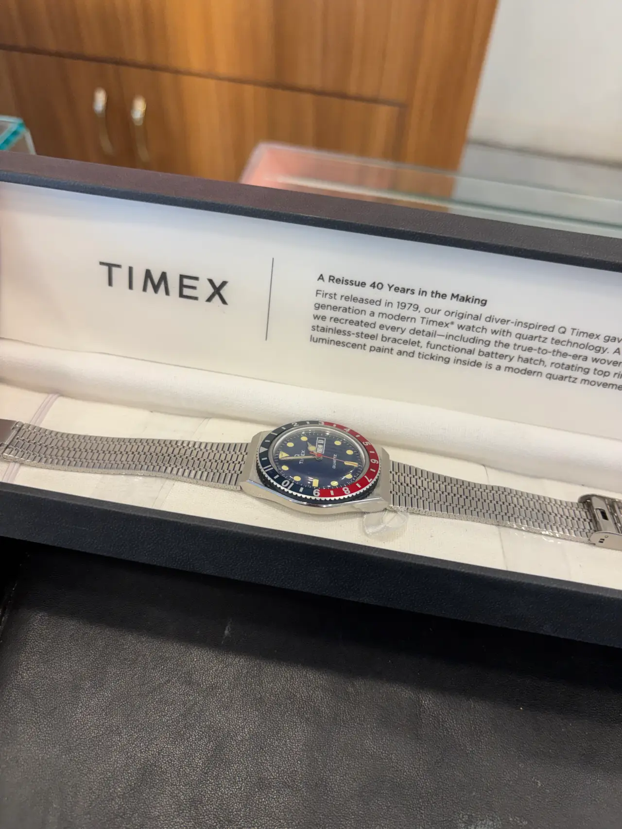 Timex Q Men 38mm - Pepsi Dial (1979 Reissue)