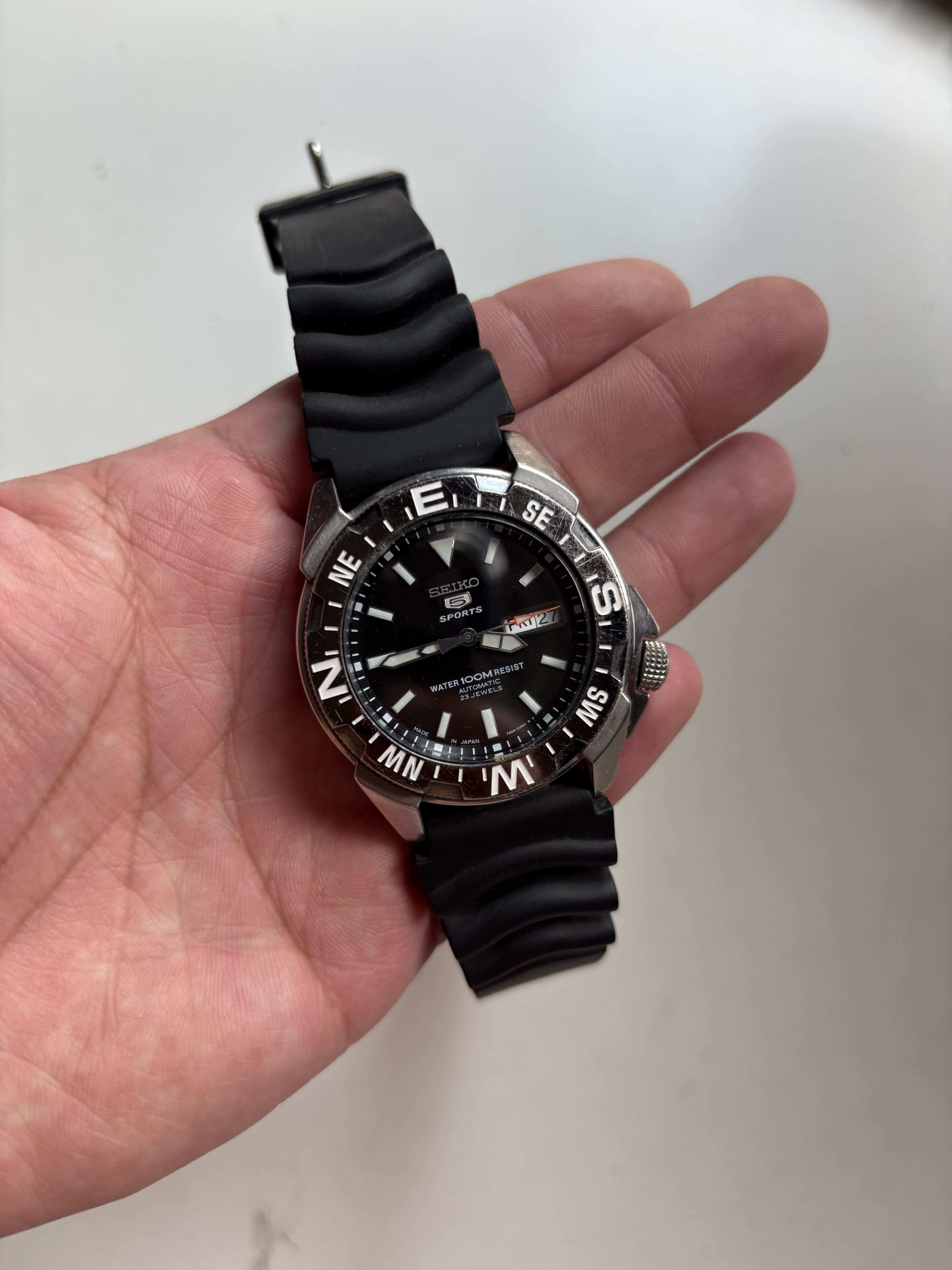 Seiko 5 Sports Diver Compass (SNZE81J2)