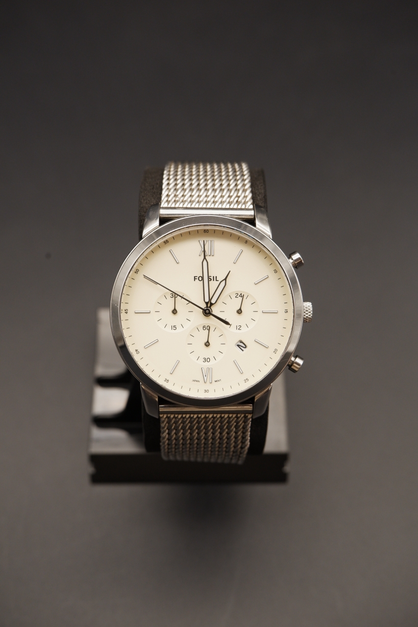 Fossil Neutra Chronograph - Cream Dial, Mesh Bracelet (FS5380)