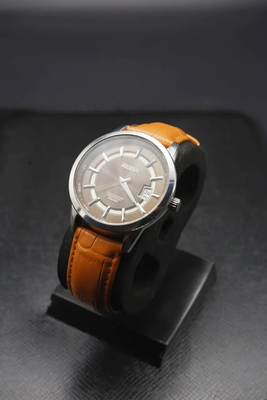 Alba Quartz Dress Watch - Brown Dial (VX42-X279, 2010s)