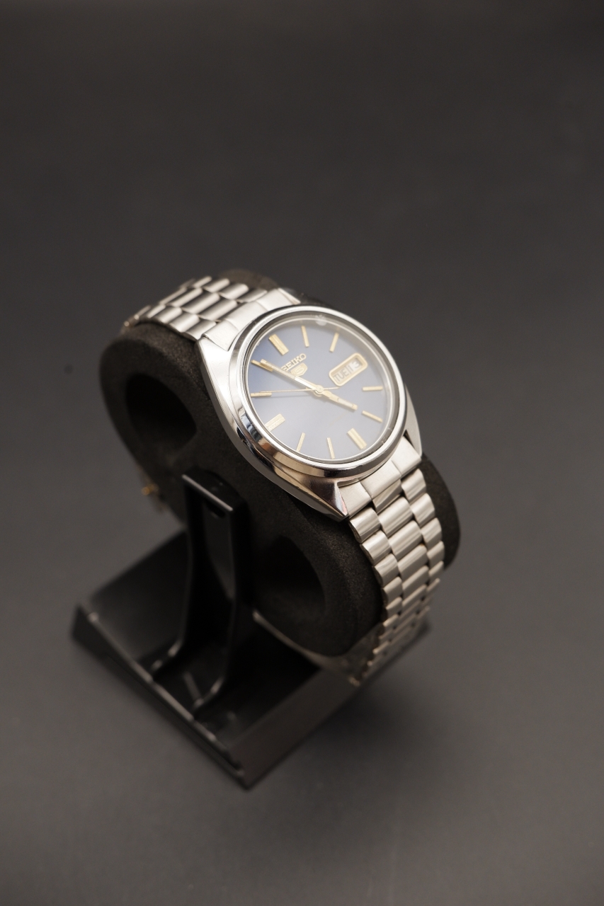 Seiko 5 - Navy Blue Dial (7009-8740, July 1985)