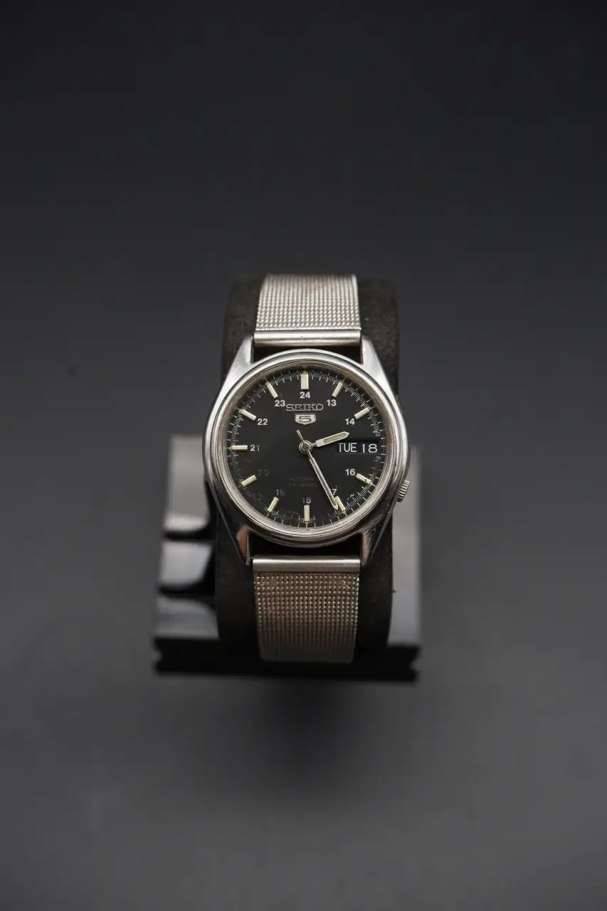 Seiko 5 Automatic “Railway / Military Dial” (1970s–1980s)