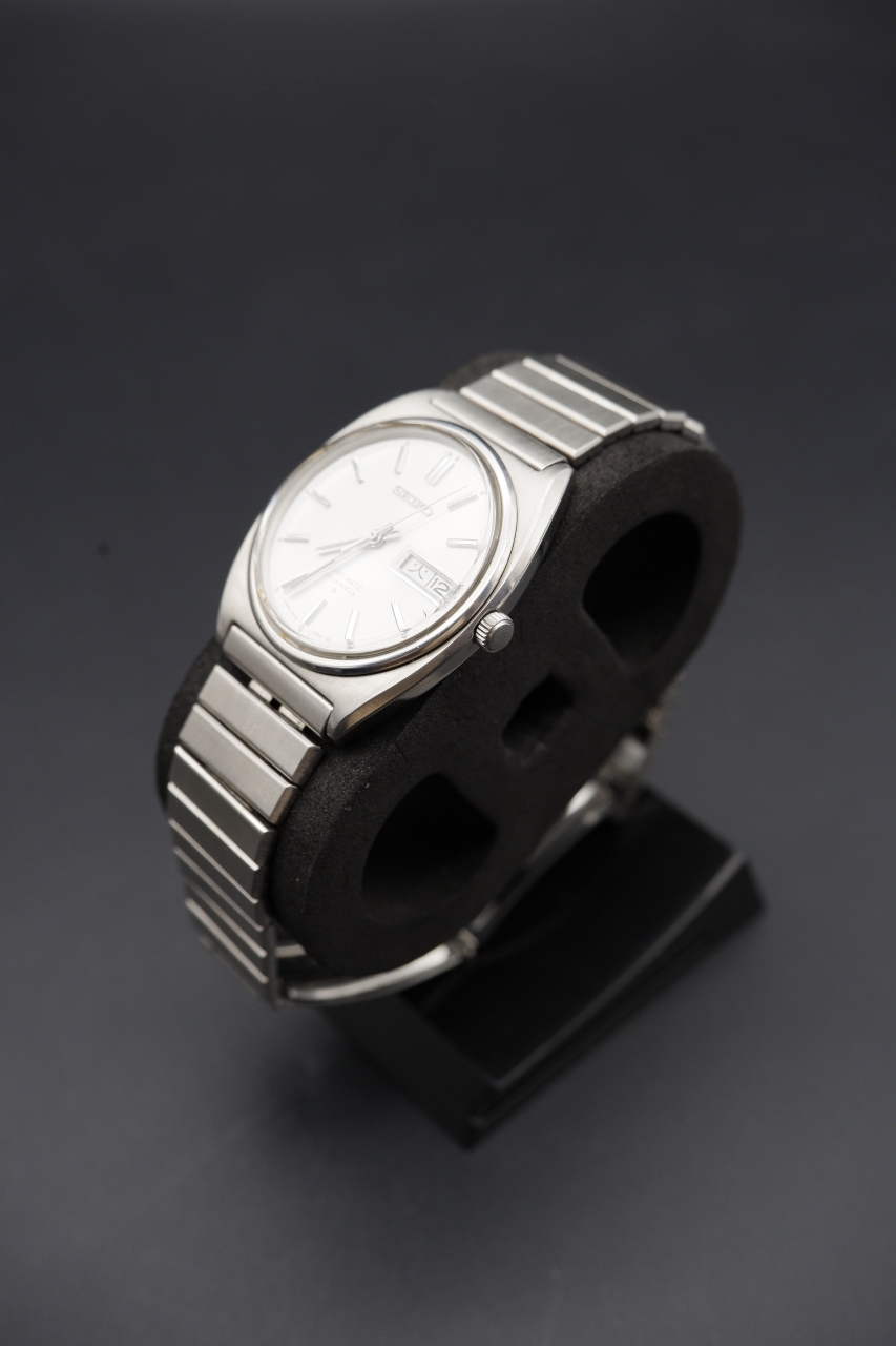 Seiko Lord Matic - White Sunburst Dial (5606-7050, 1970s)