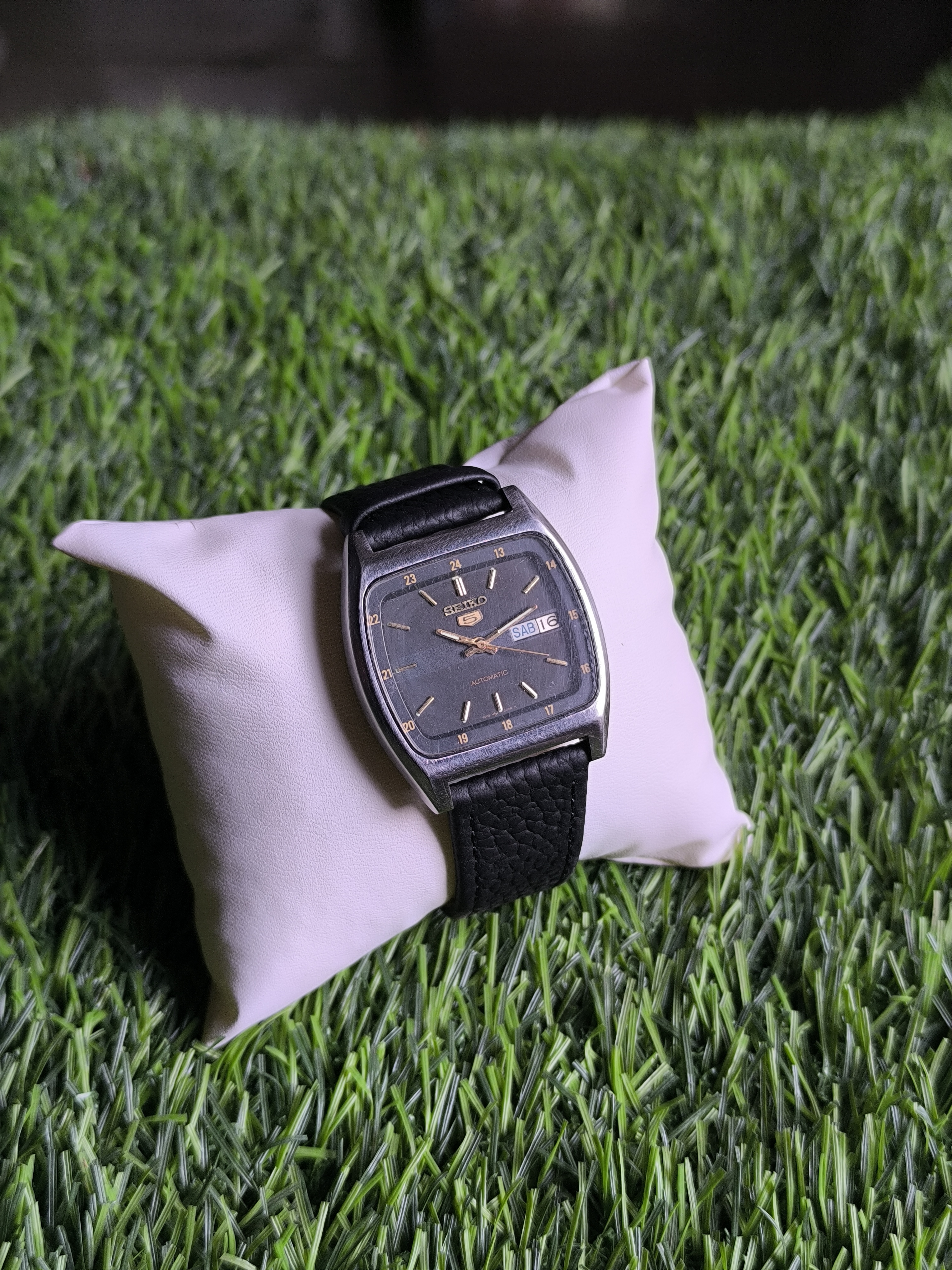 Seiko 5 TV Case Model 1970s Golden Indexes