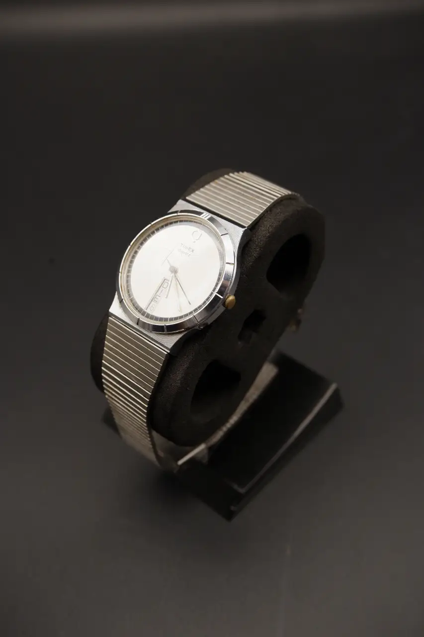 Timex Q "Big Q" Quartz - Cream Dial (1970s)