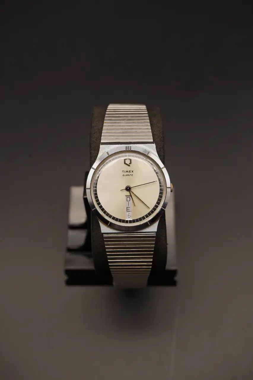 Timex Q "Big Q" Quartz - Cream Dial (1970s)