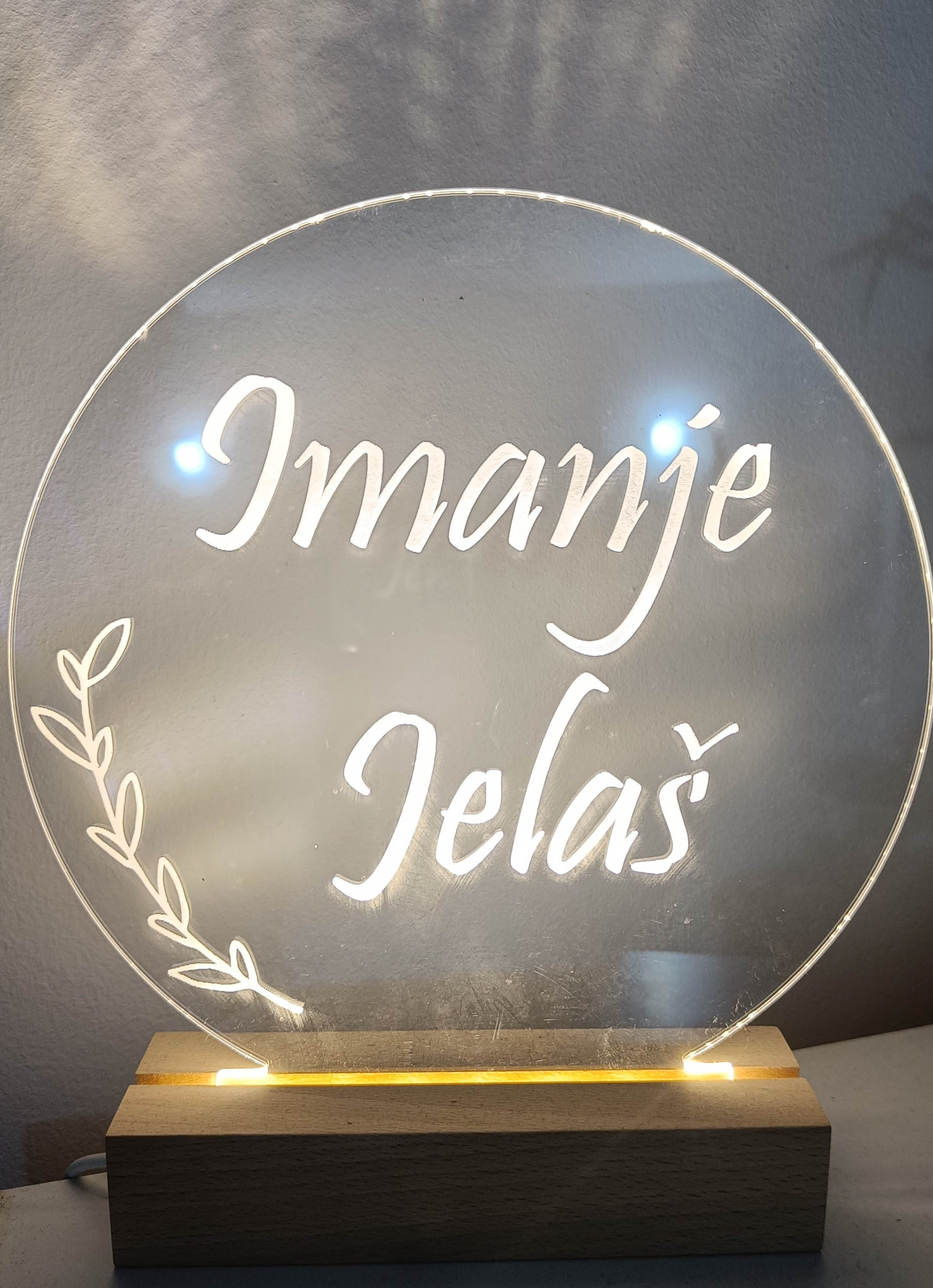 Personalizirana LED lampa