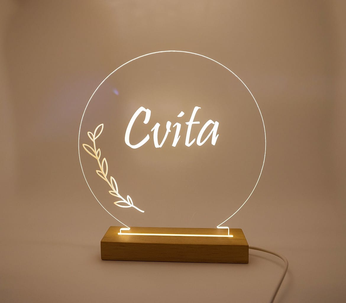 Personalizirana LED lampa s imenom