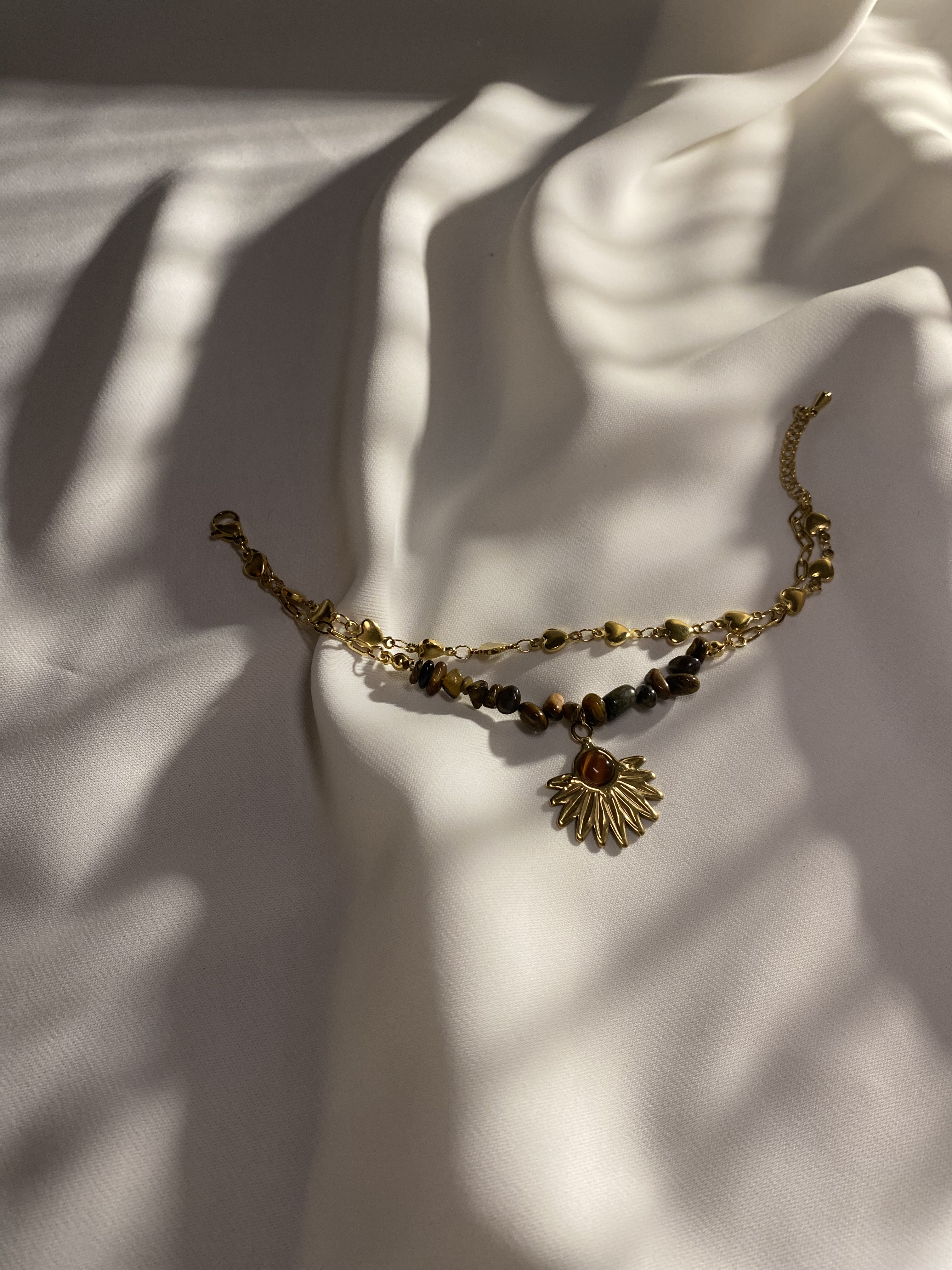 Pulseira Dourada com Pingente de Concha