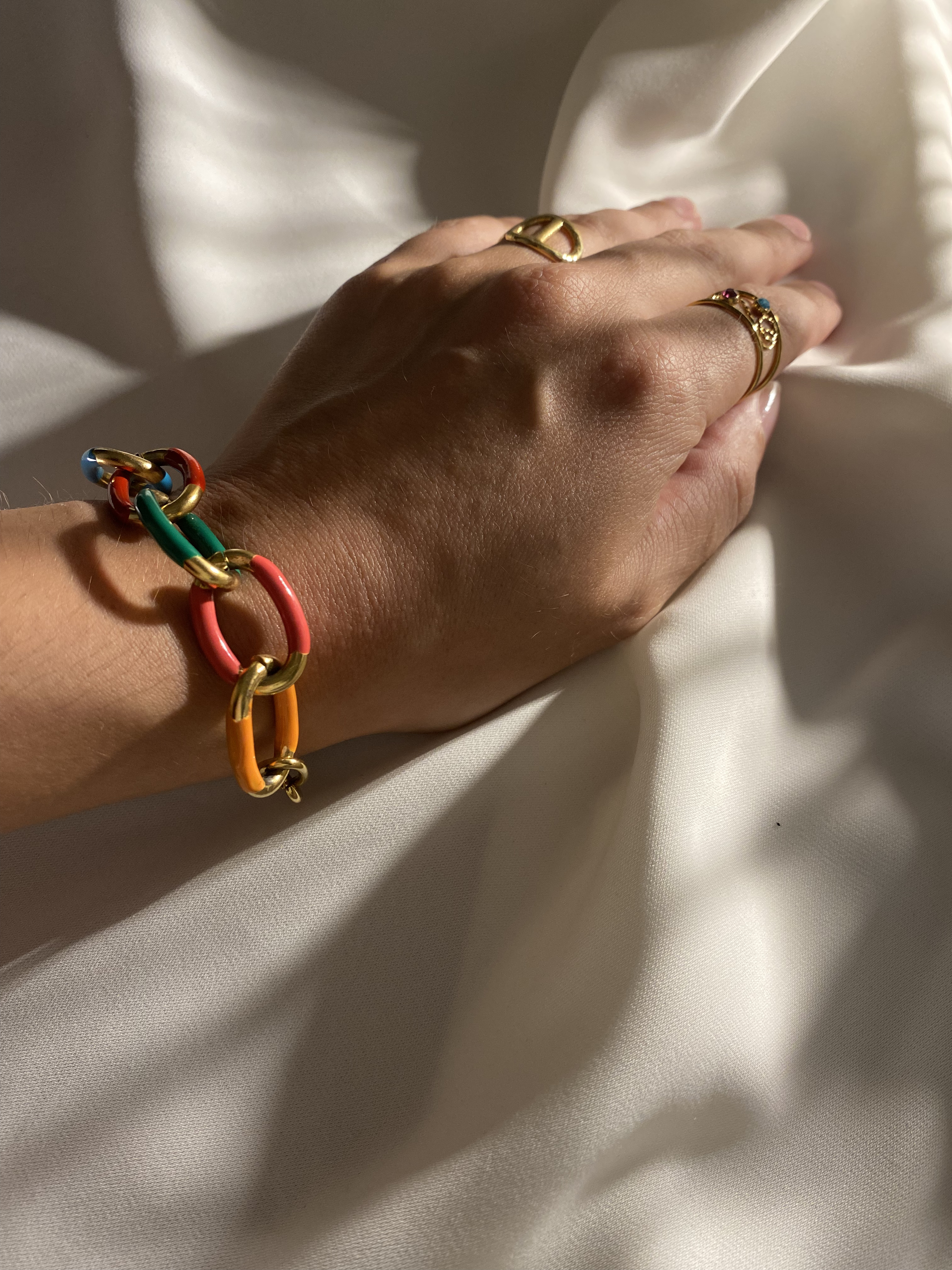 Pulseira de elos coloridos