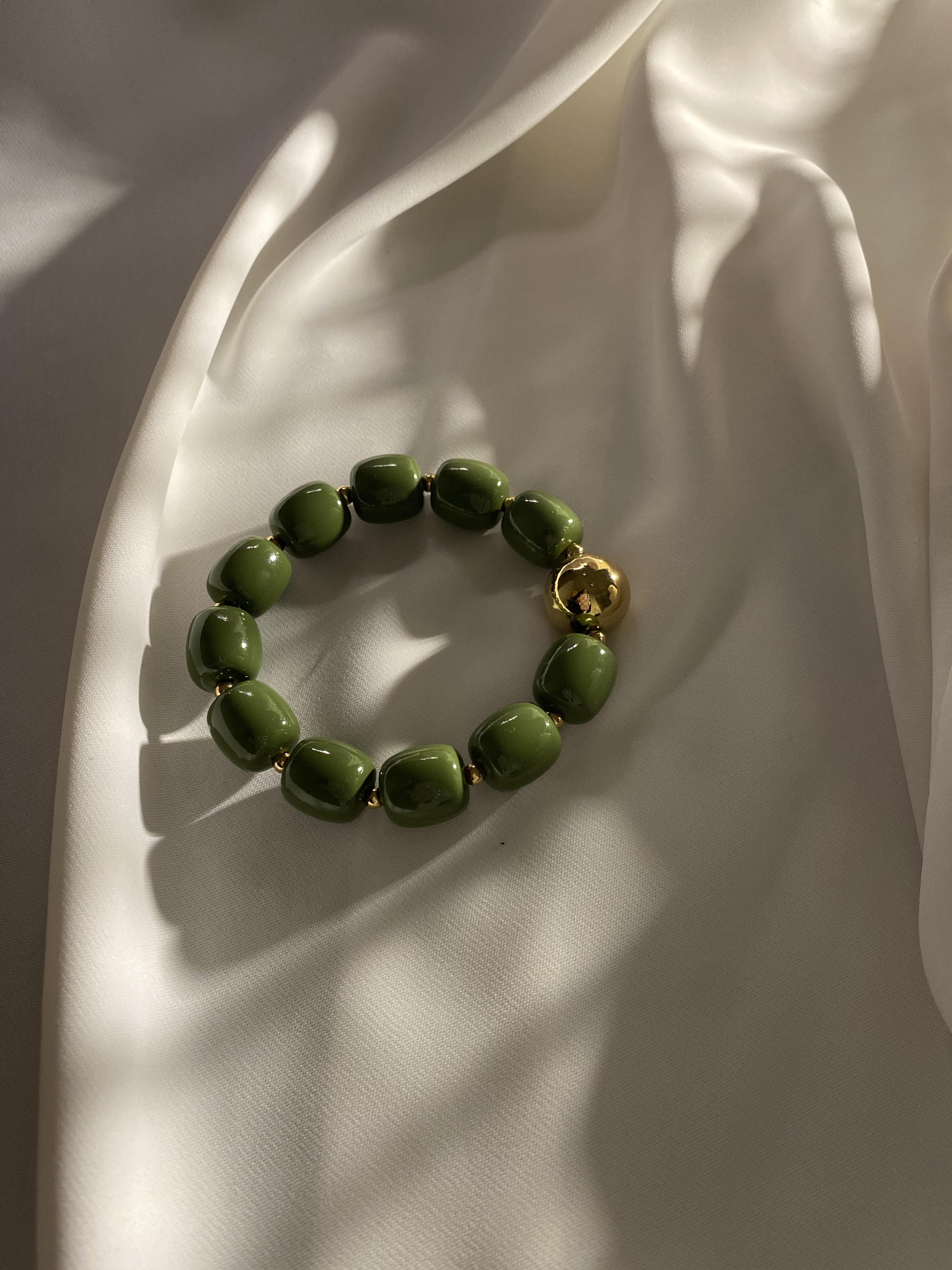 Pulseiras de pedras coloridas