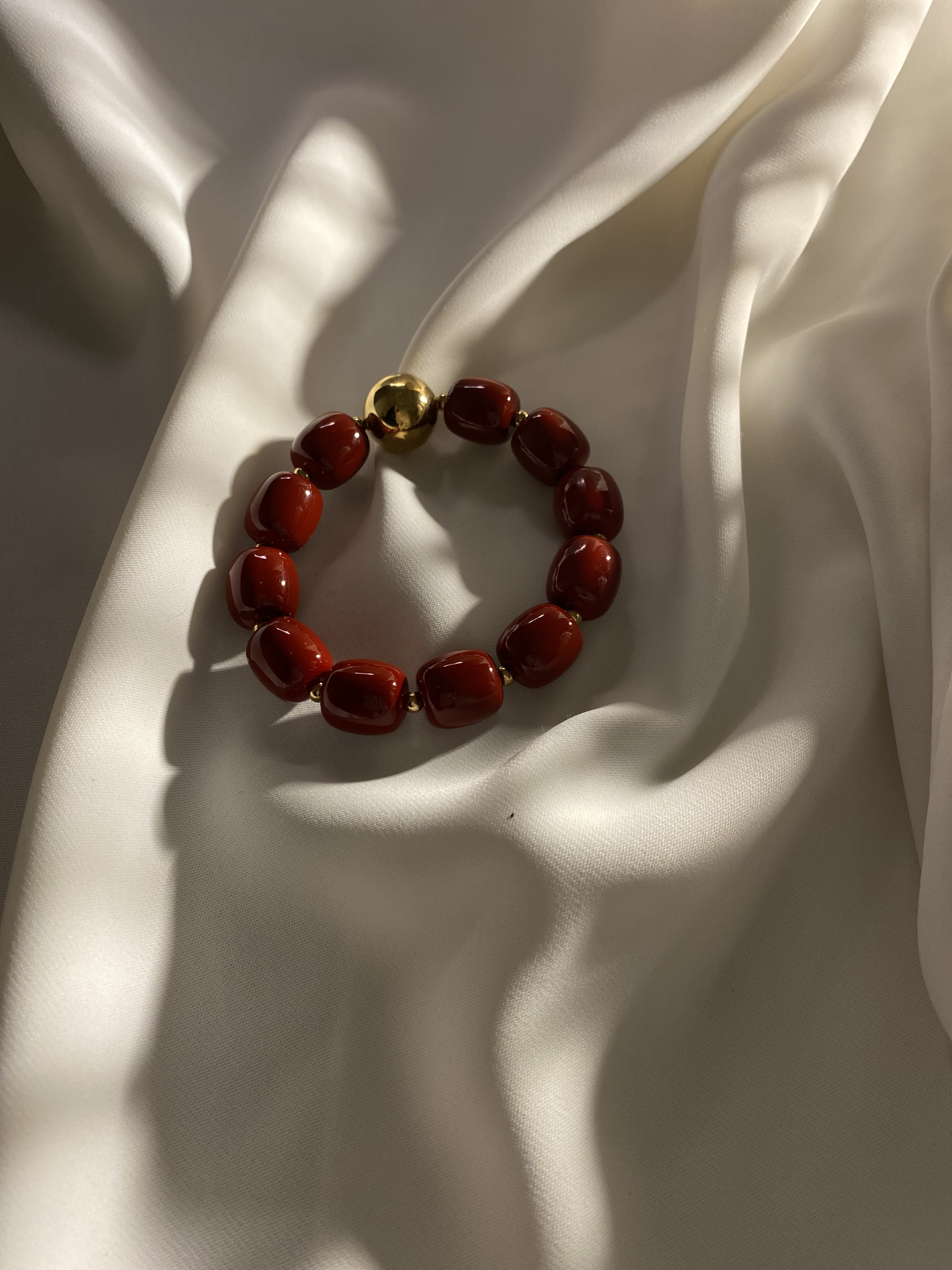 Pulseiras de pedras coloridas