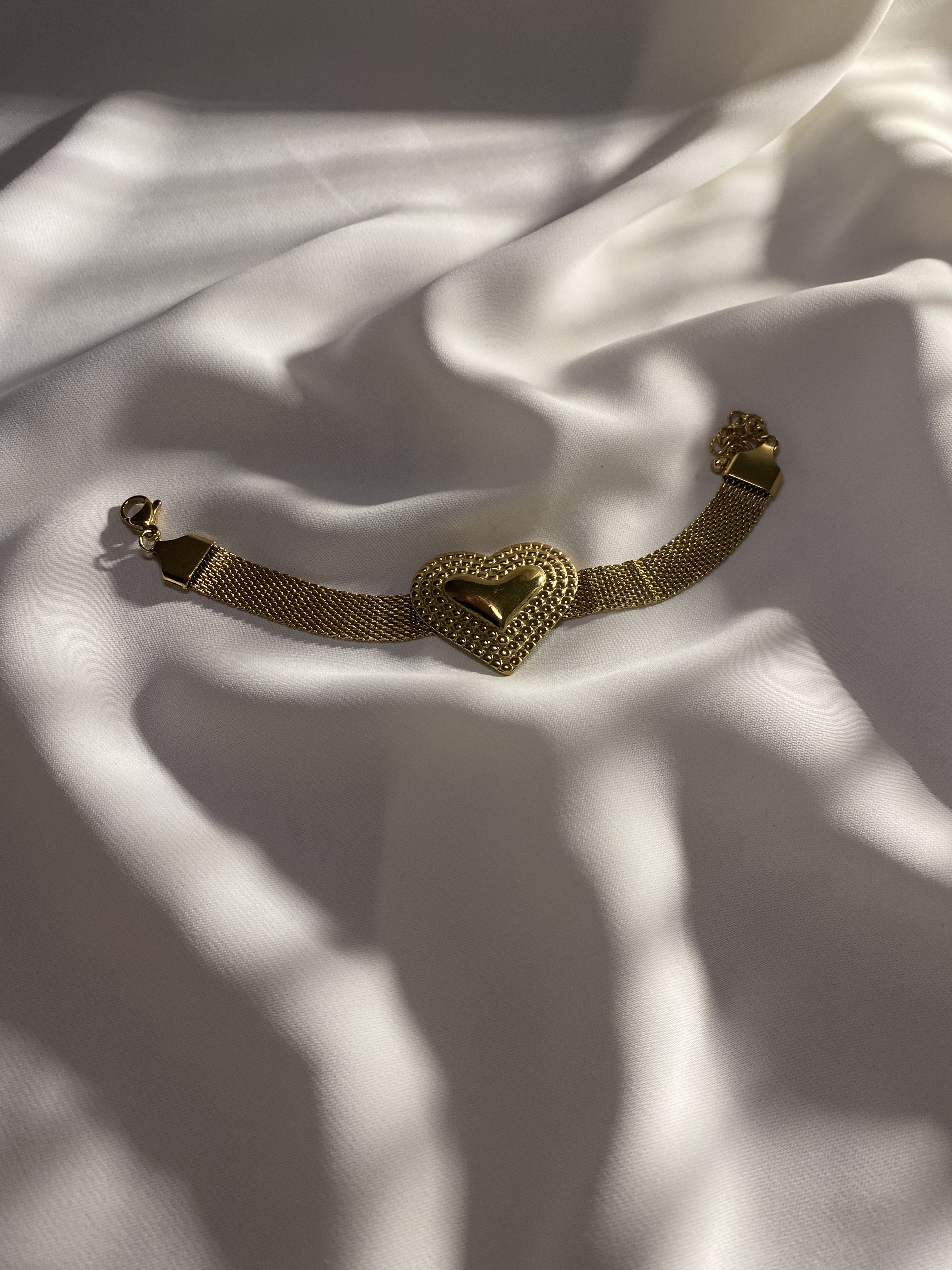 Pulseira Dourada Coração