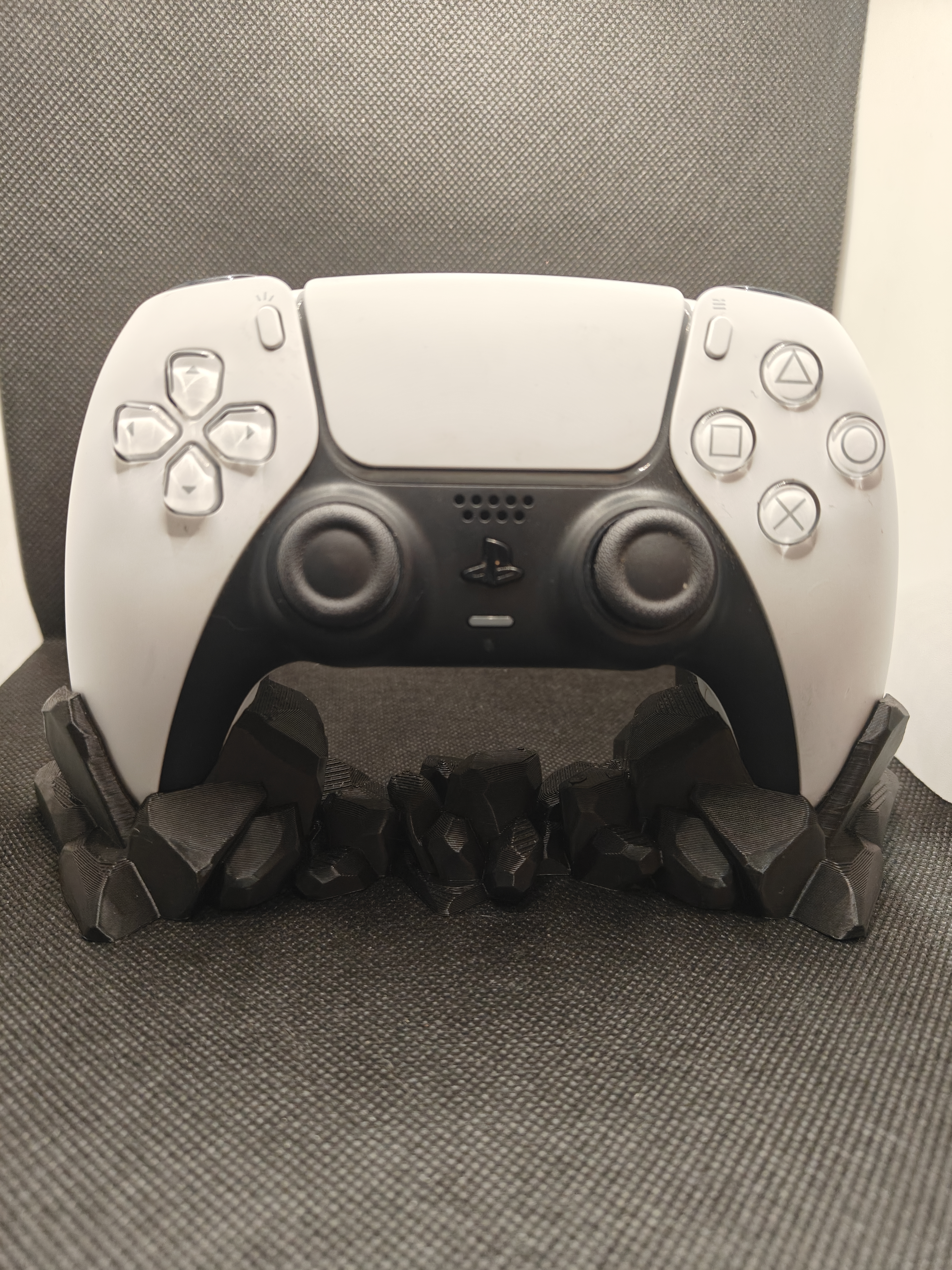 PS5 Rock-inspired controller stand