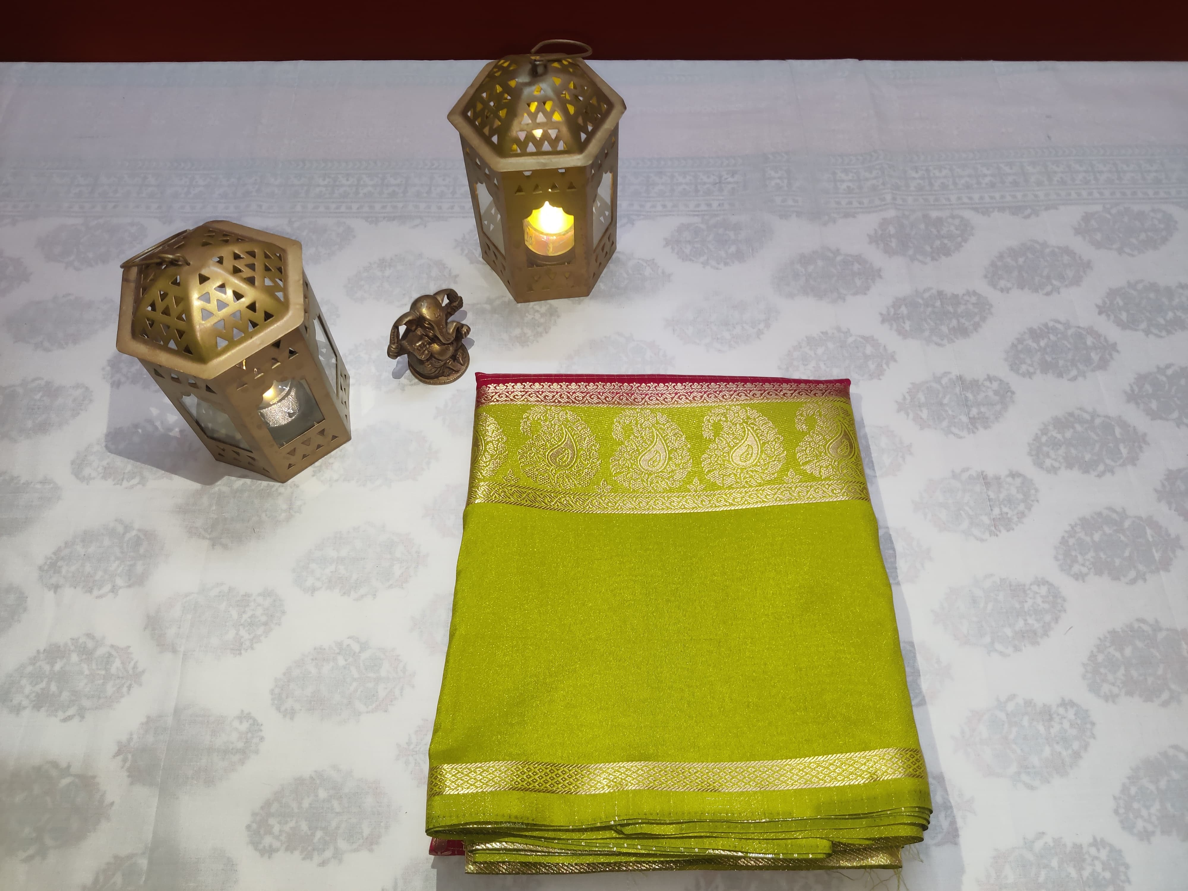 Green Border Spade Checks Designed Saree