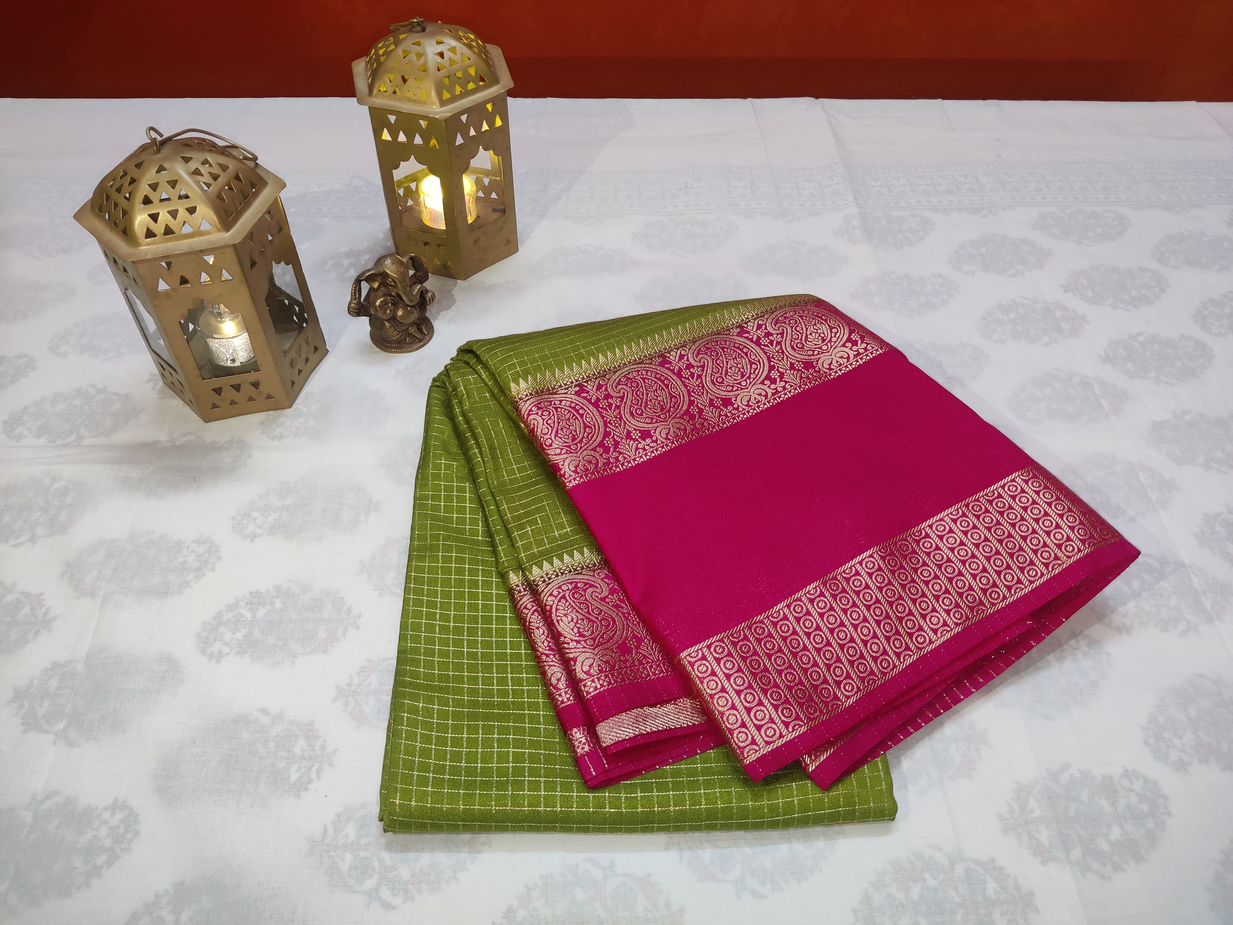 Traditional Pink Border Spade Checks Design Saree