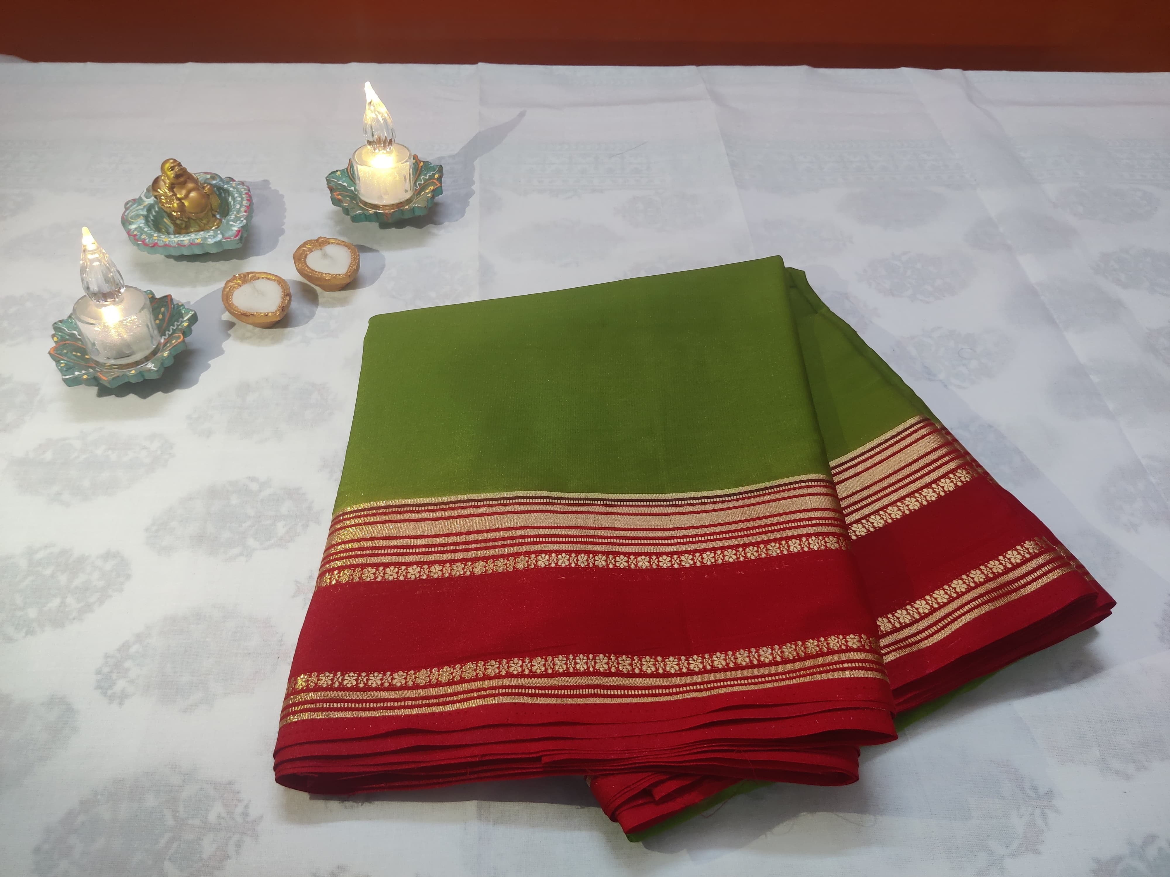 Handwoven Green and Red Contrast Bentex Border Saree