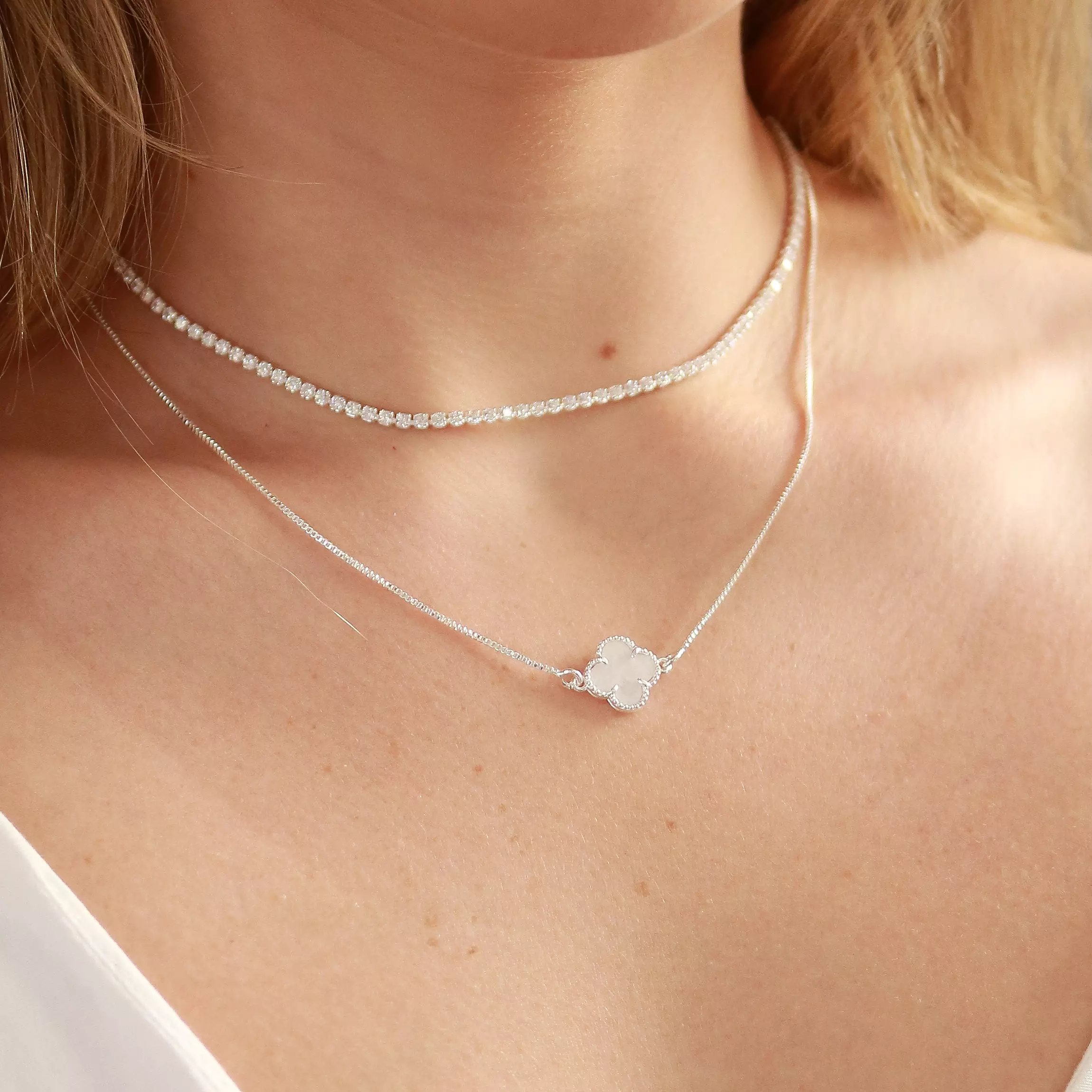 Colar Trevo Madrepérola