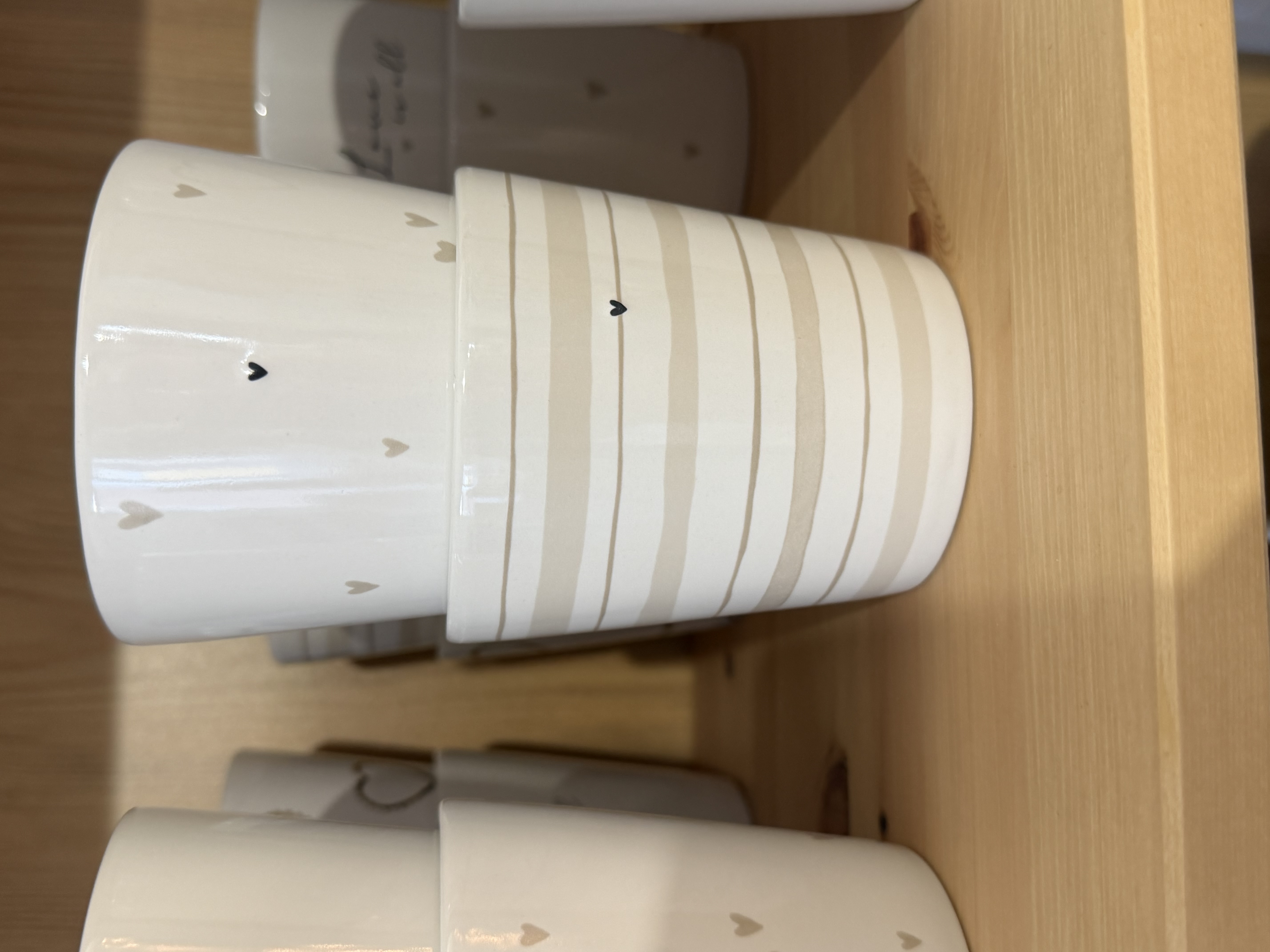 Tasse en céramique lignée 