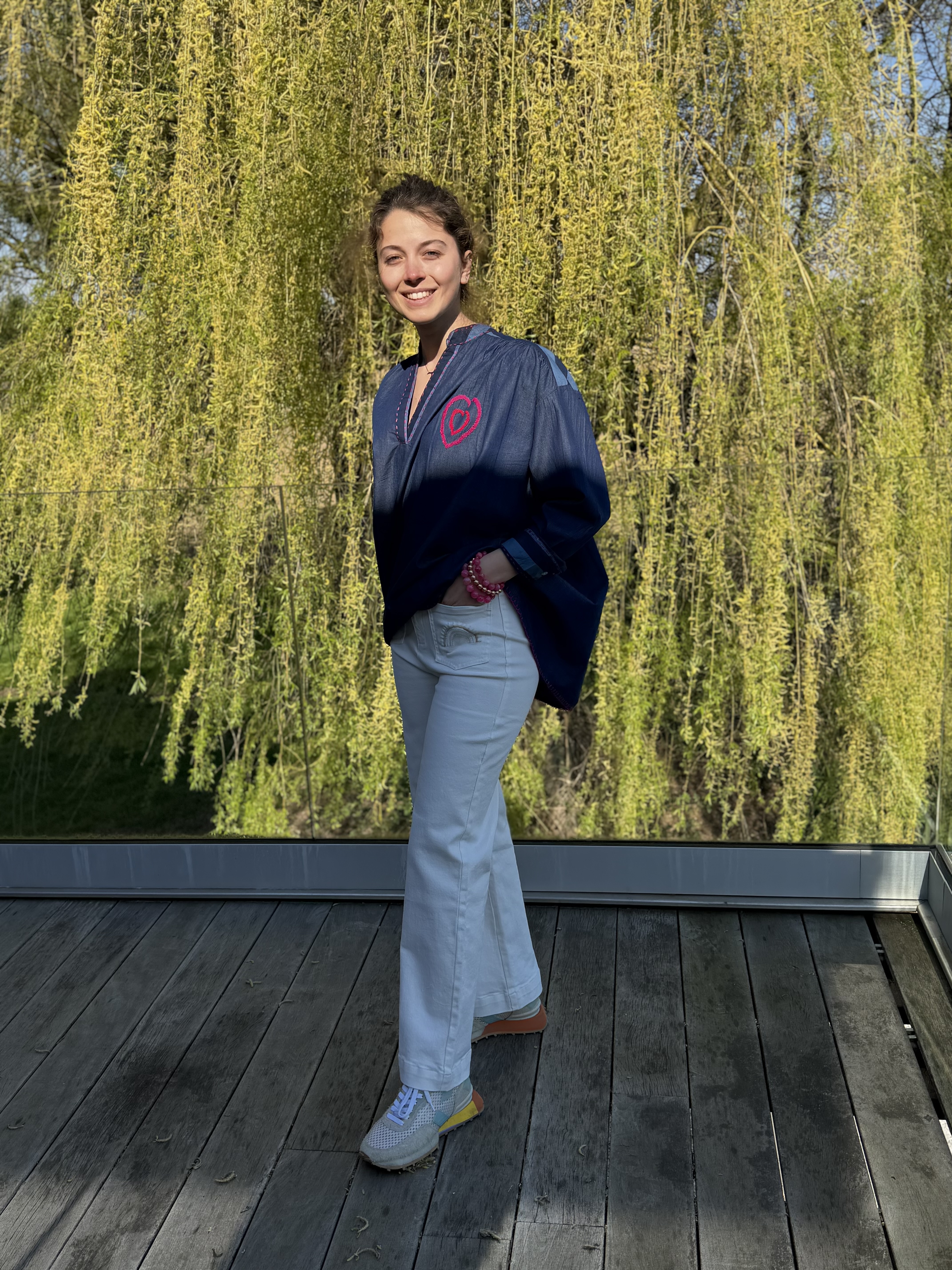 Chemise bleu marine brodée 