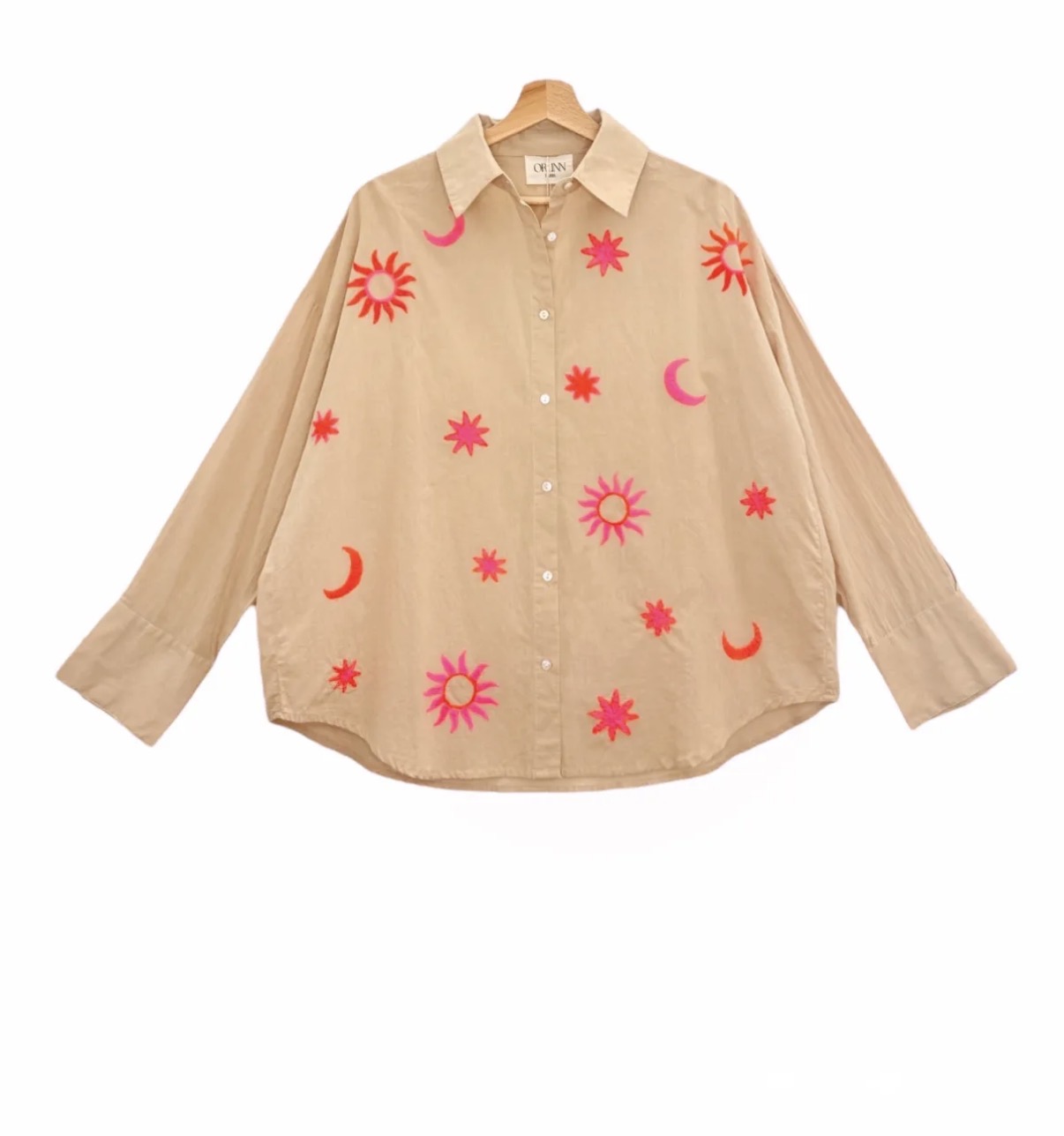 Chemise beige brodée 