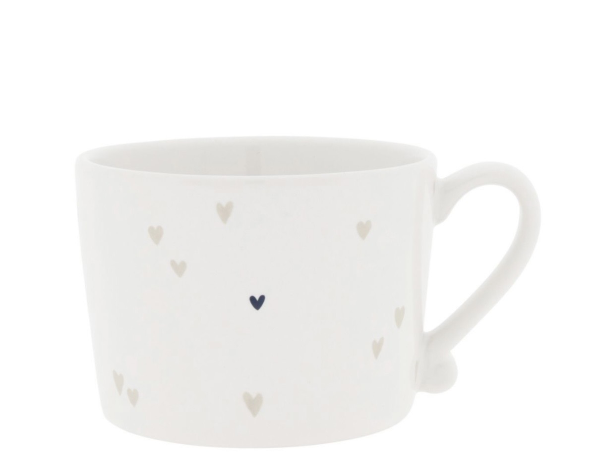 Tasse en céramique à cœurs