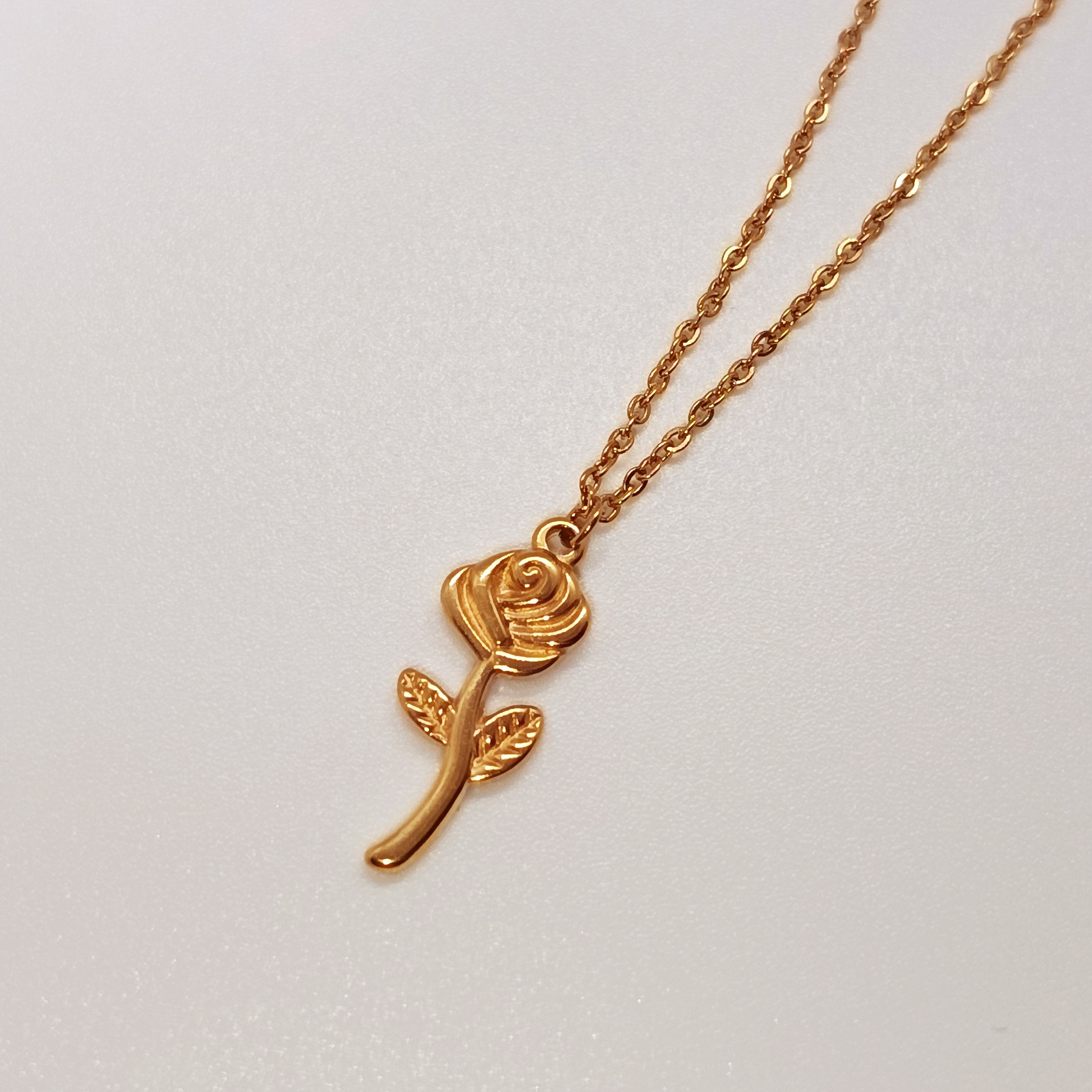 Rounded Gold Rose Necklace