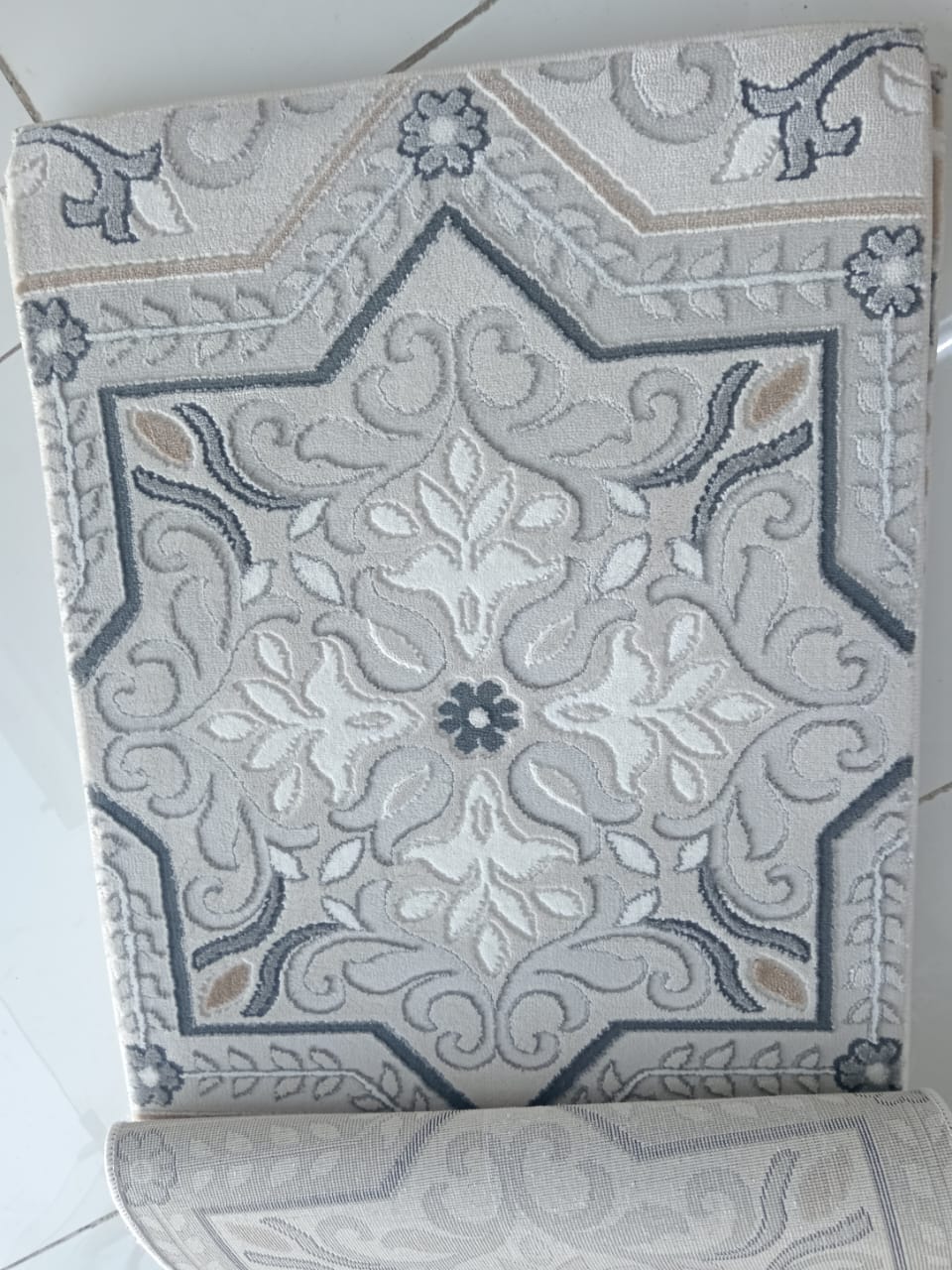 قالين زخرفي