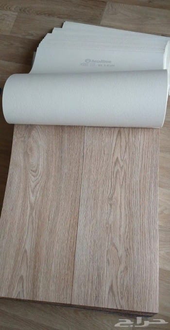 ورق جدران خشبي