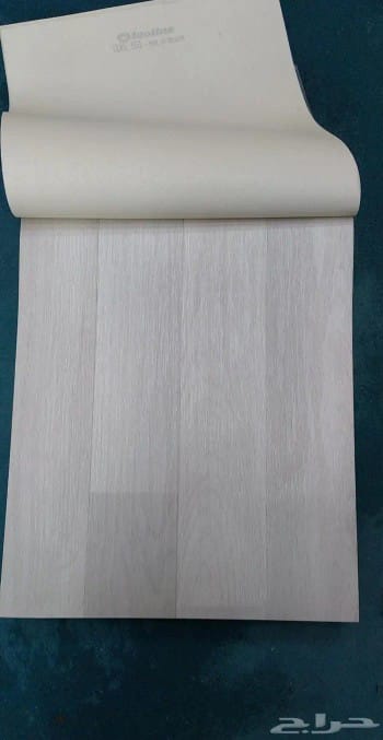 ورق جدران خشبي