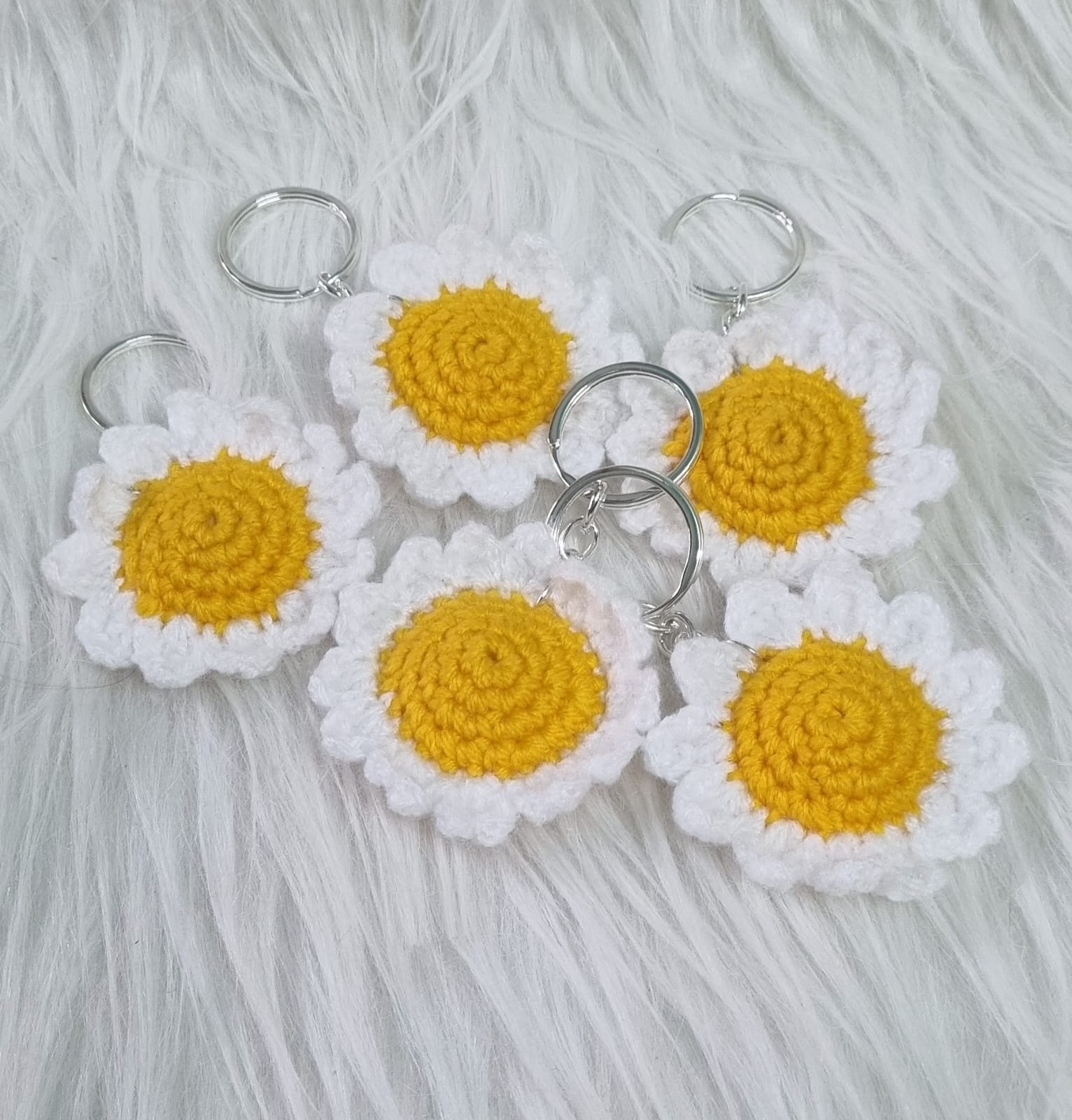 Crochet Daisy Keychain.