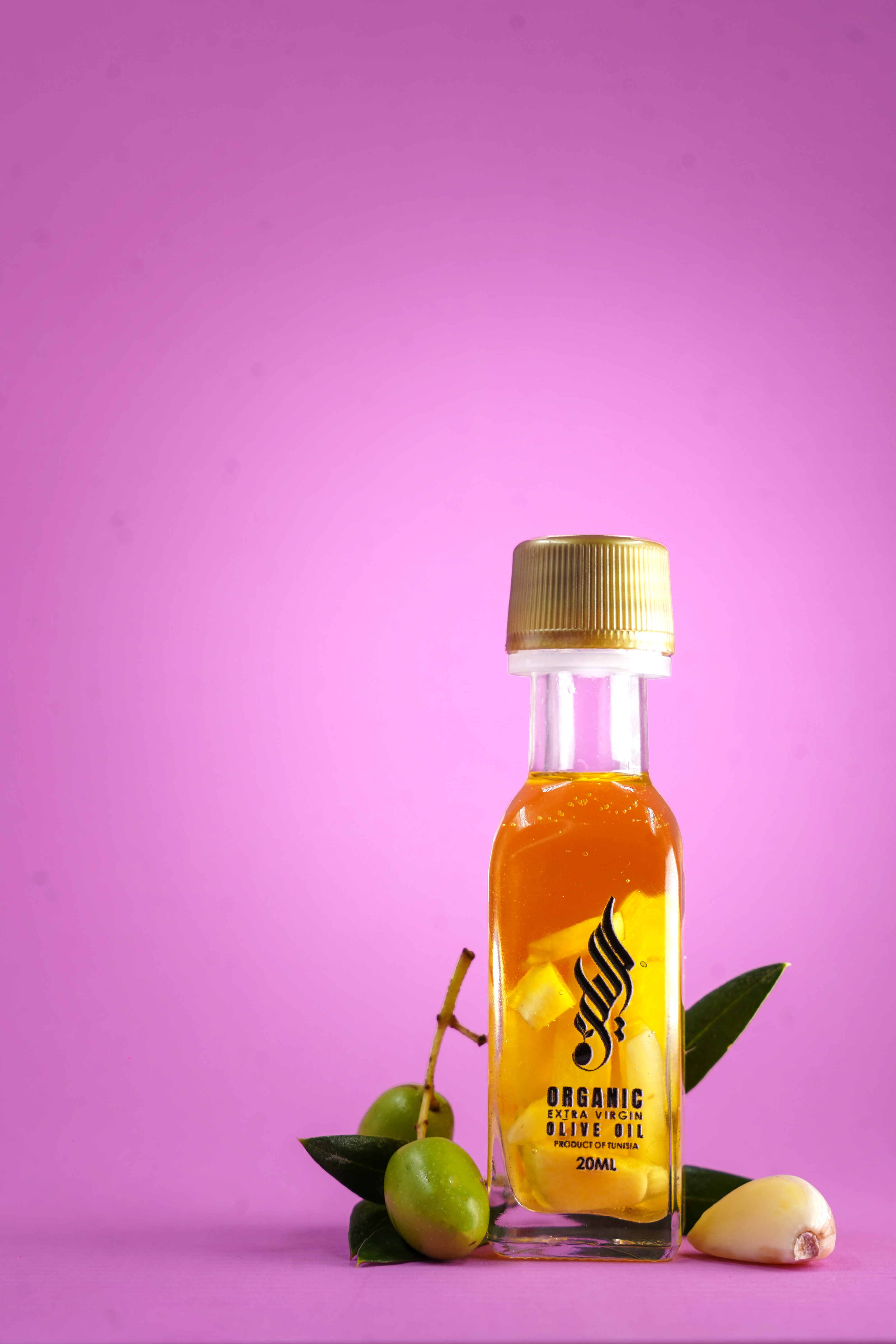 Huile d'olive biologique à l'ail