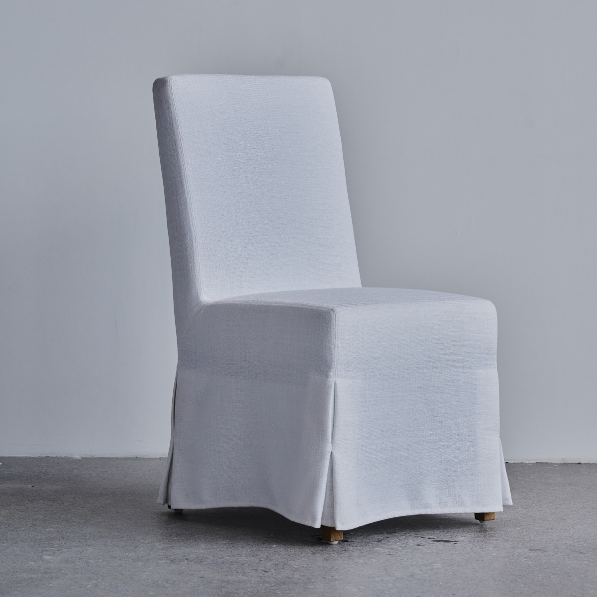 RH-115 SLOPE ARM FABRIC DINING ARMCHAIR