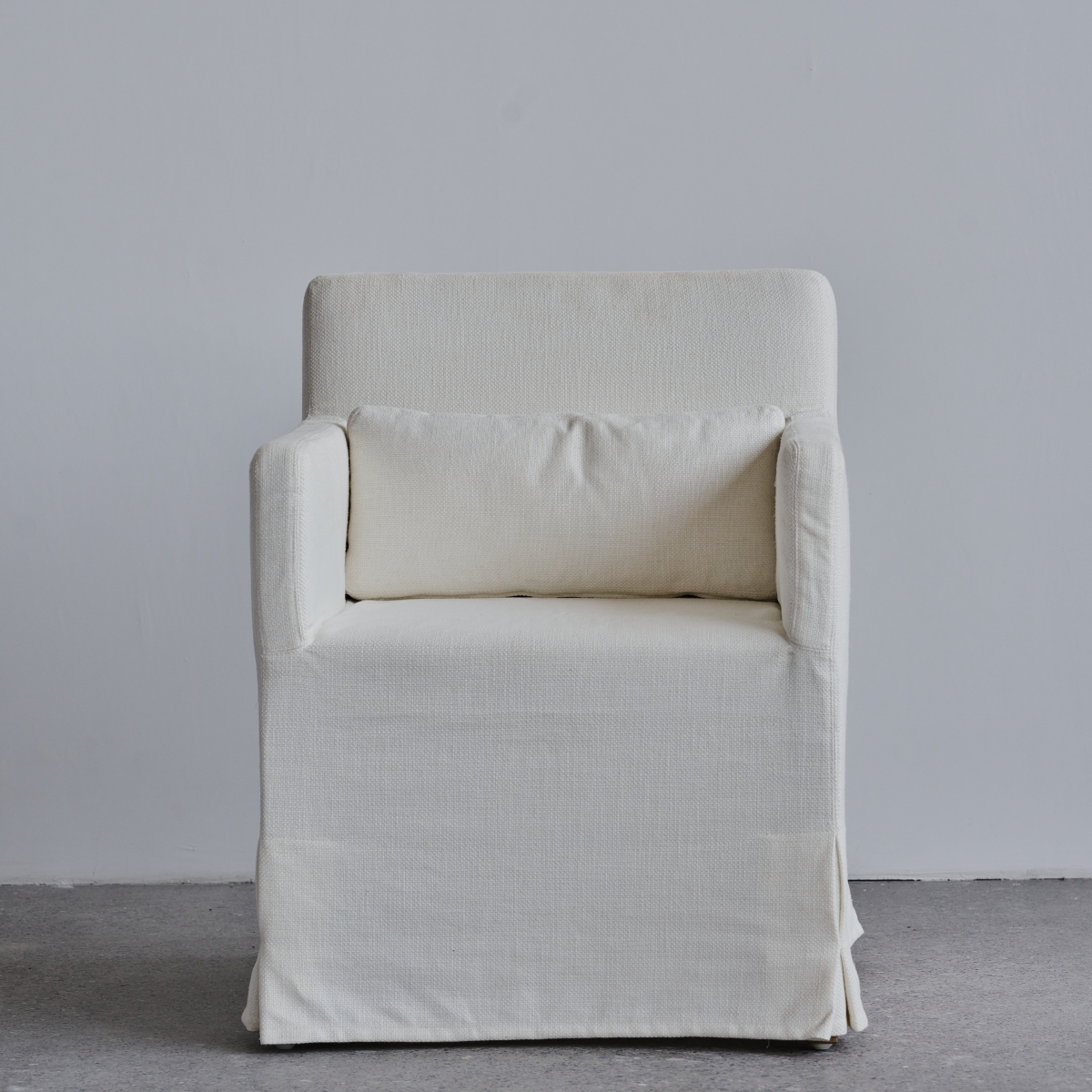 RH-112B/Kalen SHELTER ARM FABRIC DINING ARMCHAIR