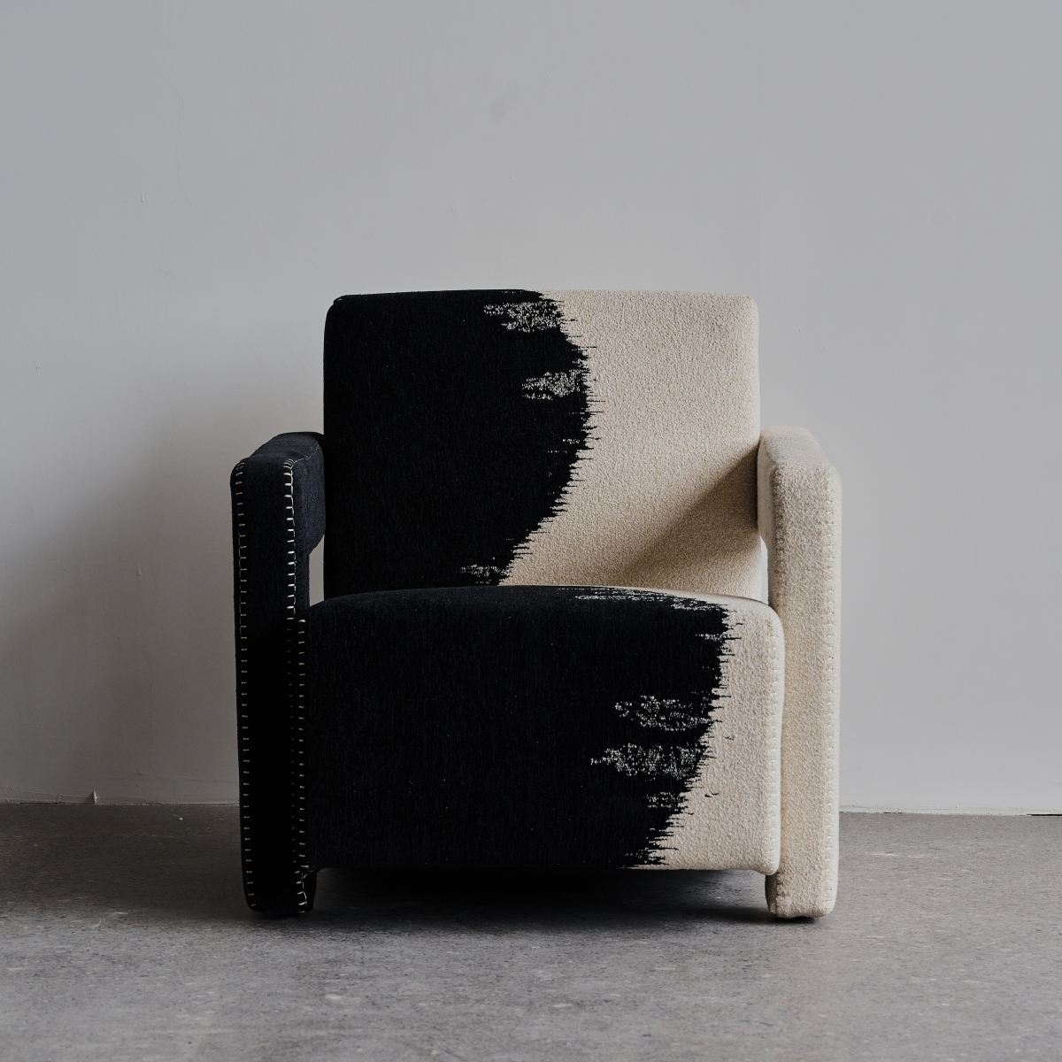 AC027 Armchair